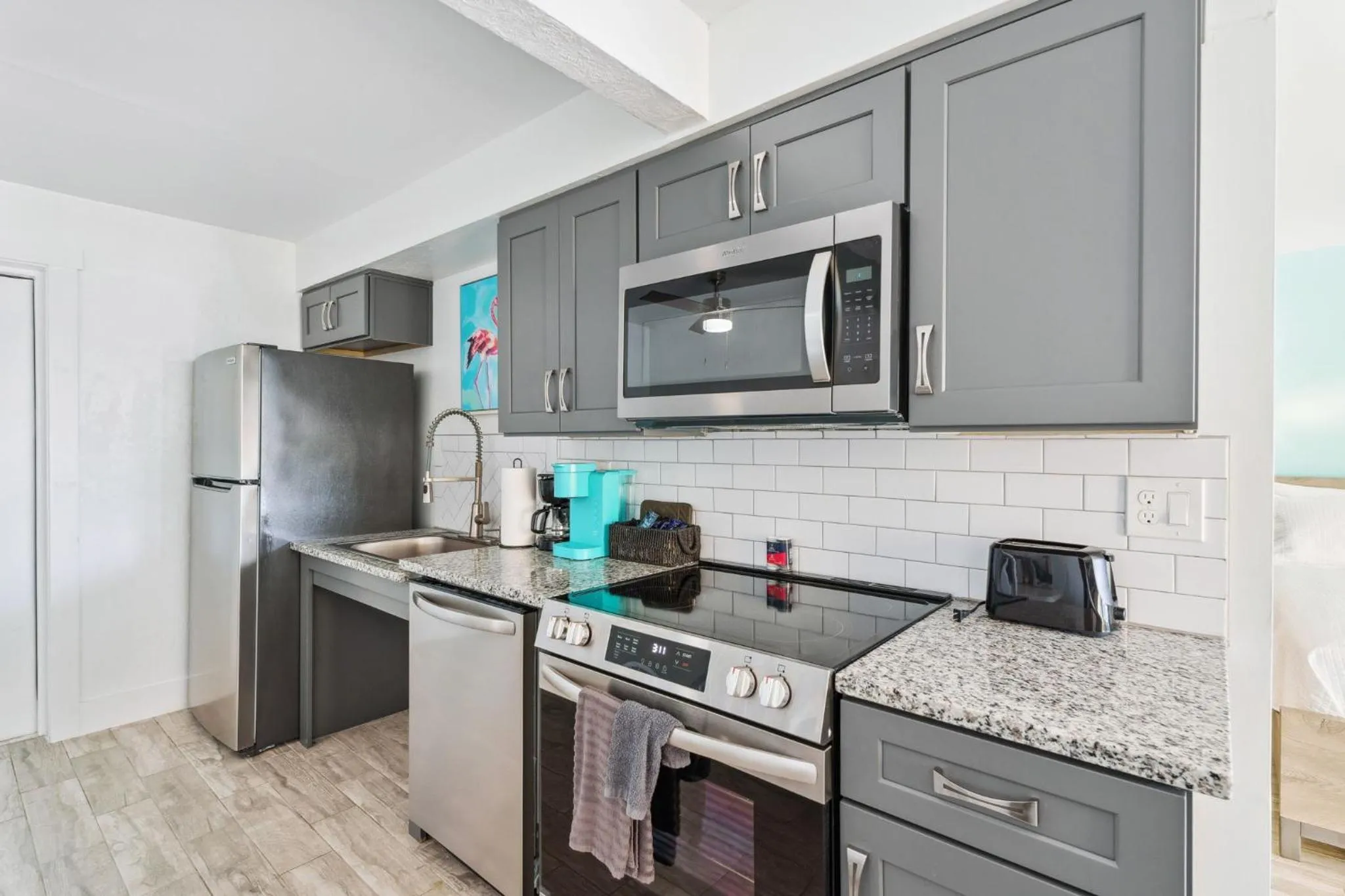 Kitchen or kitchenette in Off the Charts Inn