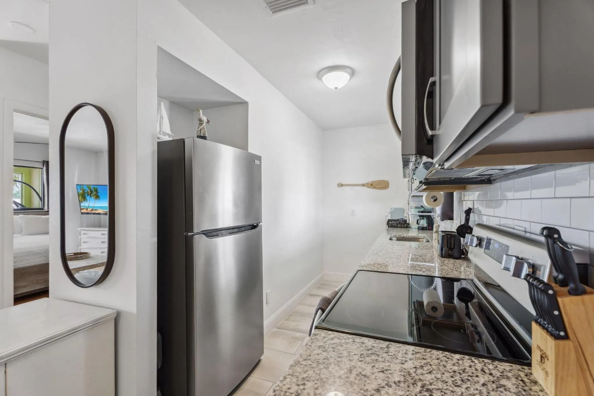 Kitchen or kitchenette in Off the Charts Inn