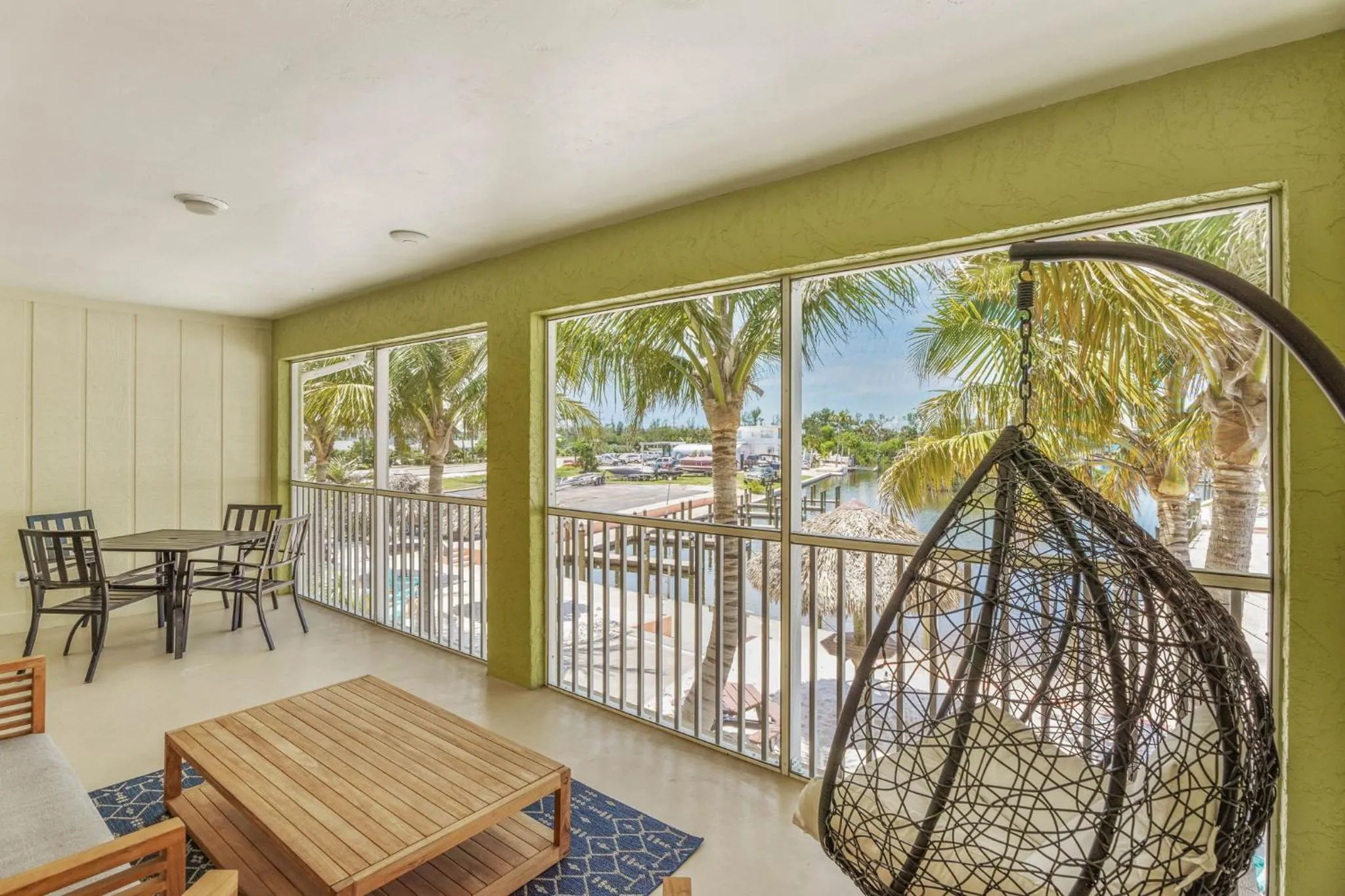 Balcony/Terrace in Off the Charts Inn