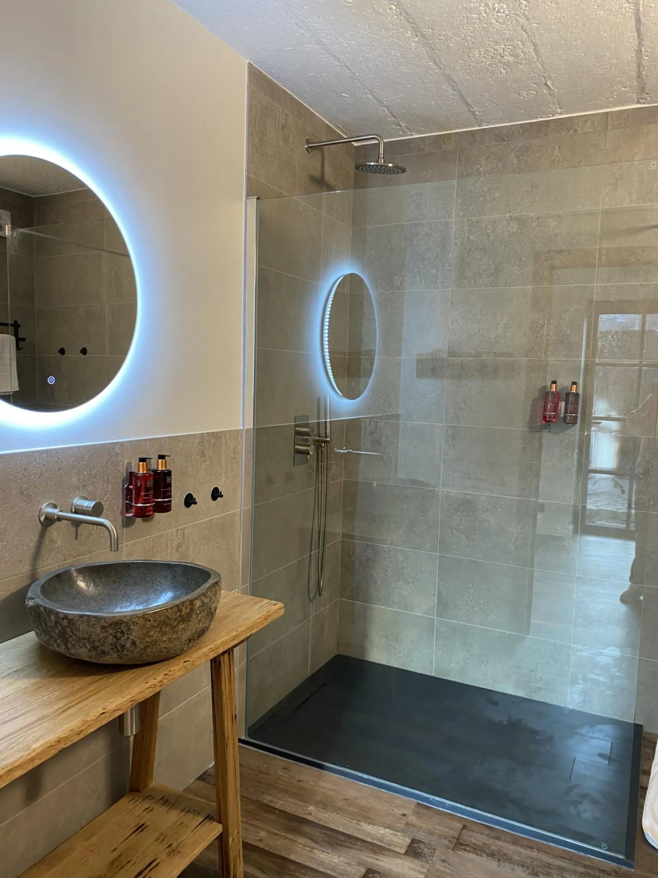 Shower in B&B Sint-Mariaburg