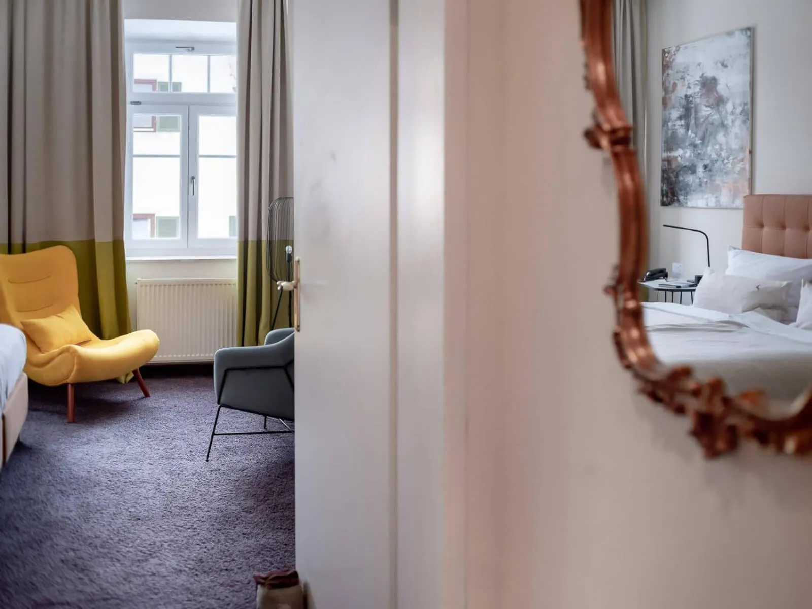 Living room, Bed in The Townhouse Ruhpolding - Individual Design & Casual Concept