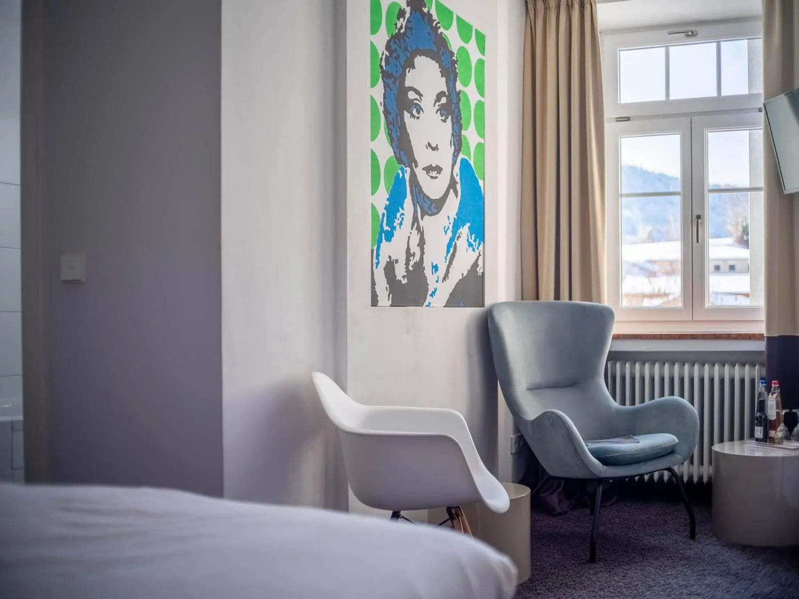 Living room, Bed in The Townhouse Ruhpolding - Individual Design & Casual Concept