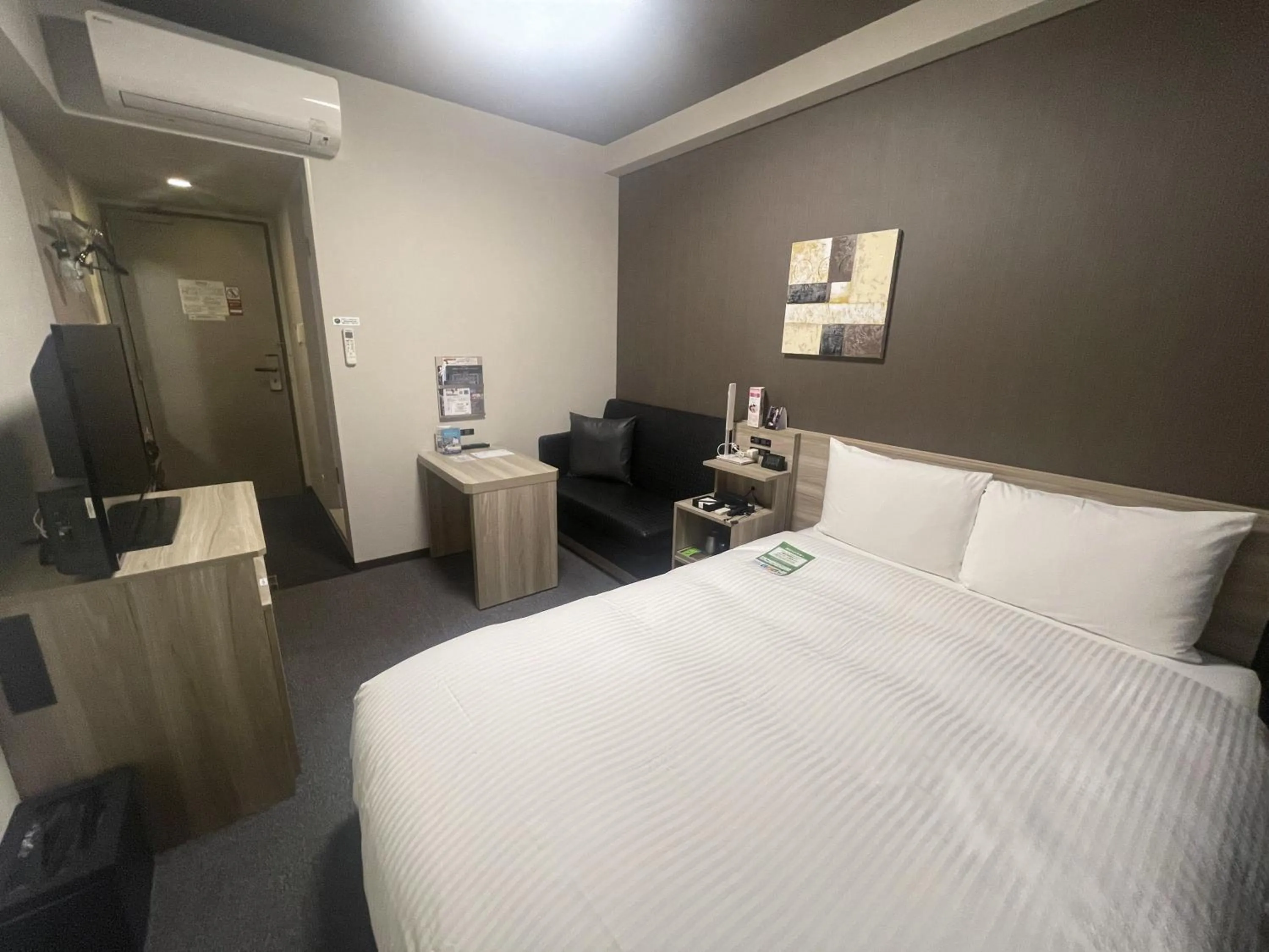 Photo of the whole room, Bed in Route Inn Grantia Tokai Spa&Relaxation