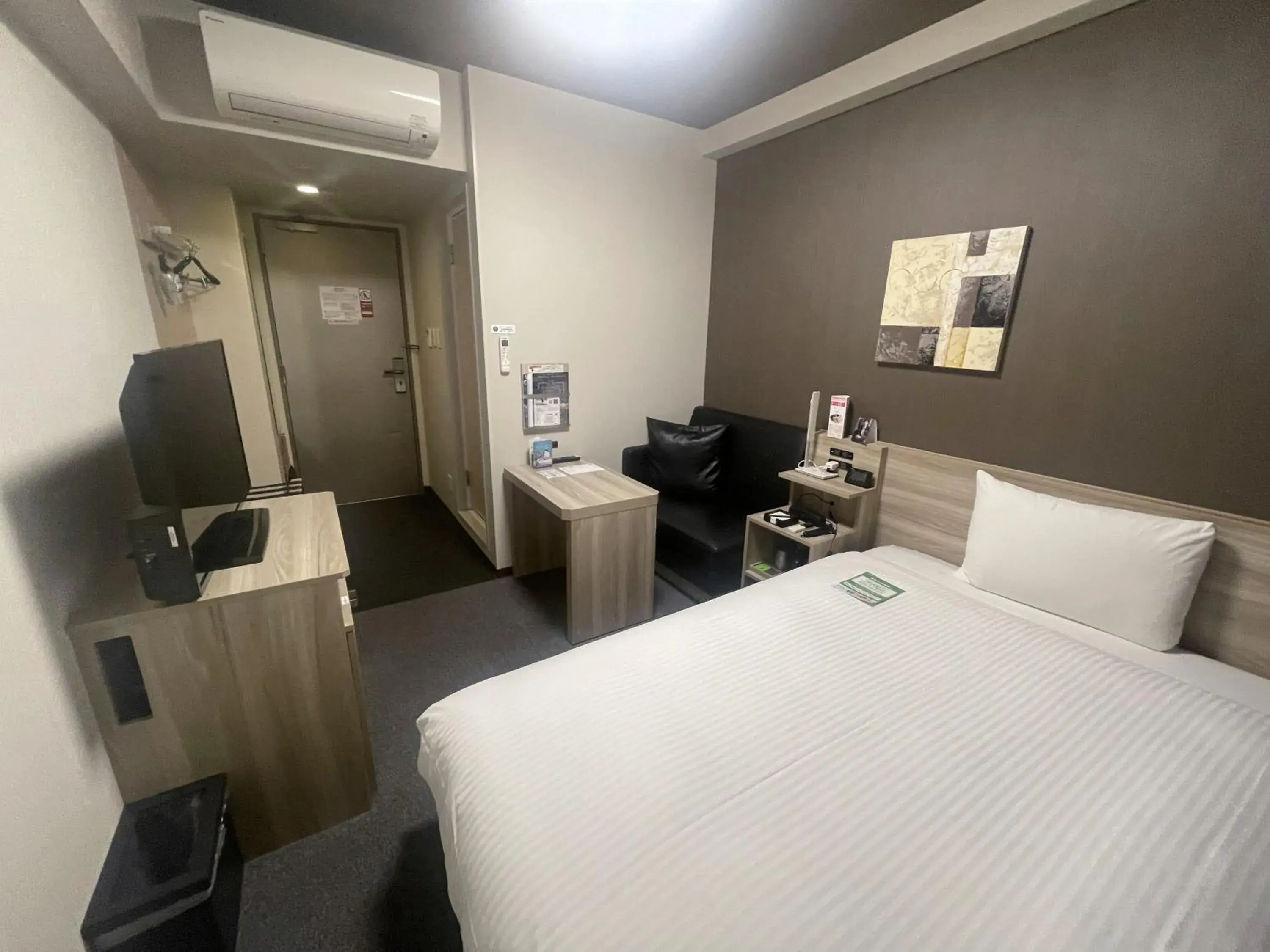 Comfort Single Room - single occupancy - Non-Smoking - With Smoking Area on the Floor in Route Inn Grantia Tokai Spa&Relaxation Comfort Single Room - single occupancy - Non-Smoking - With Smoking Area on the Floor in Route Inn Grantia Tokai Spa&Relaxation