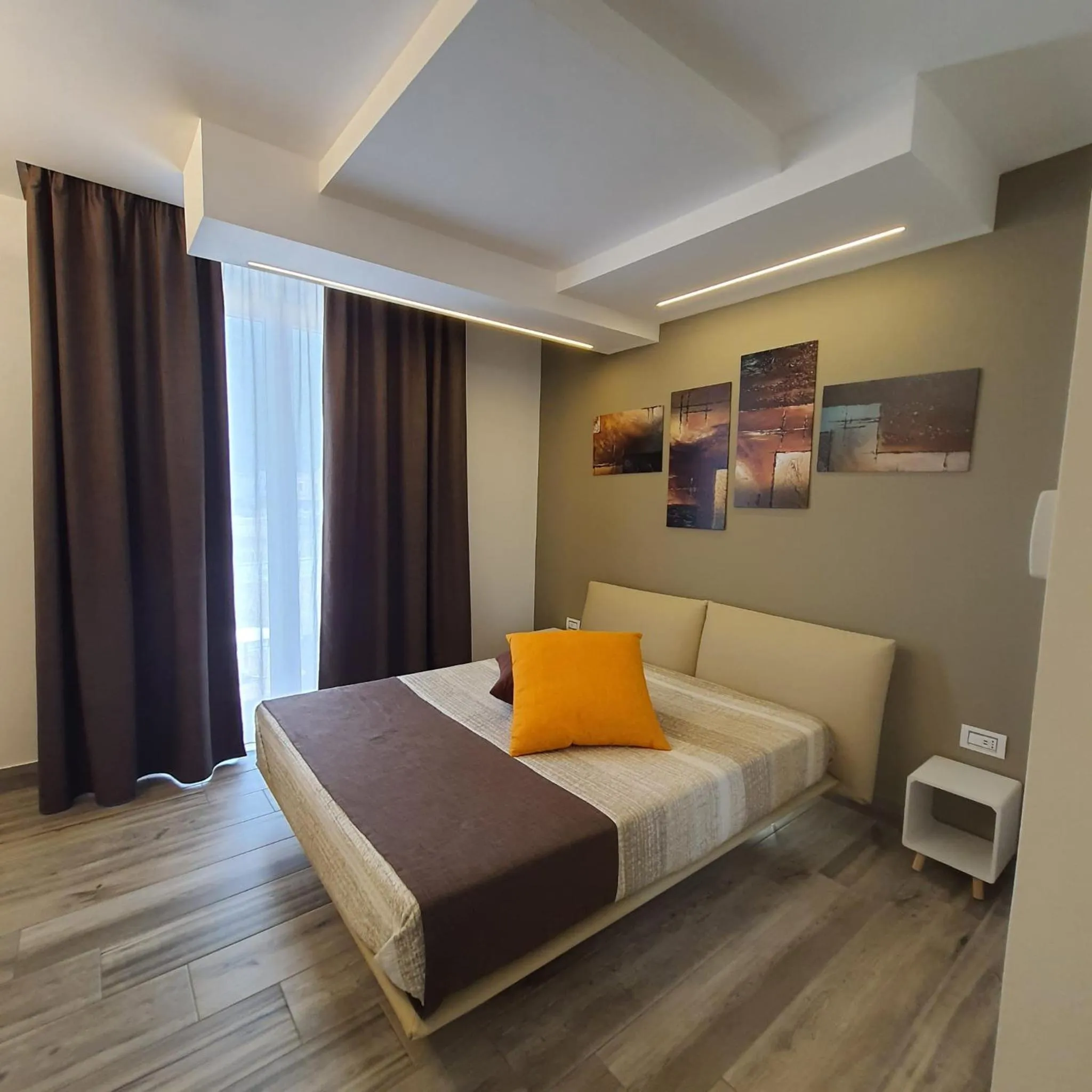 Photo of the whole room, Bed in Sundeck Hotel