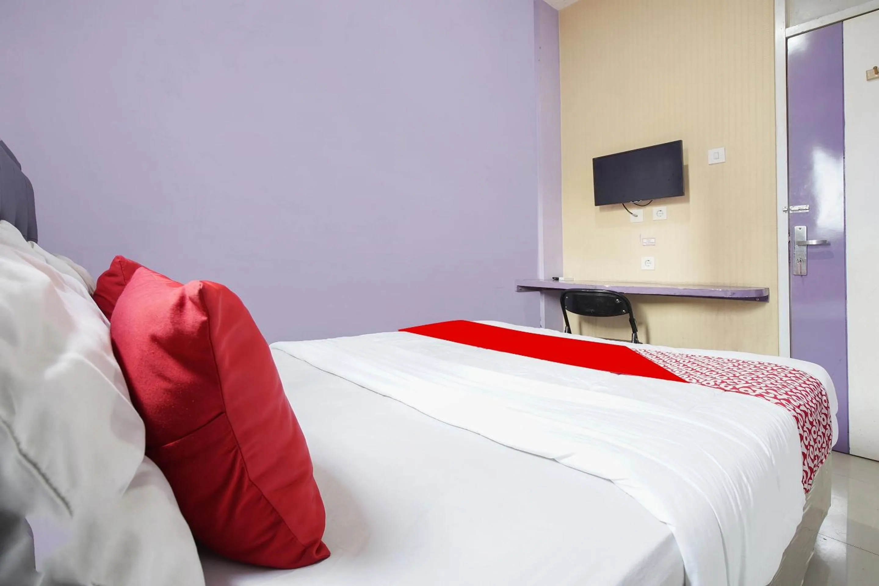 Bedroom, Bed in OYO 91299 Violet Guest House