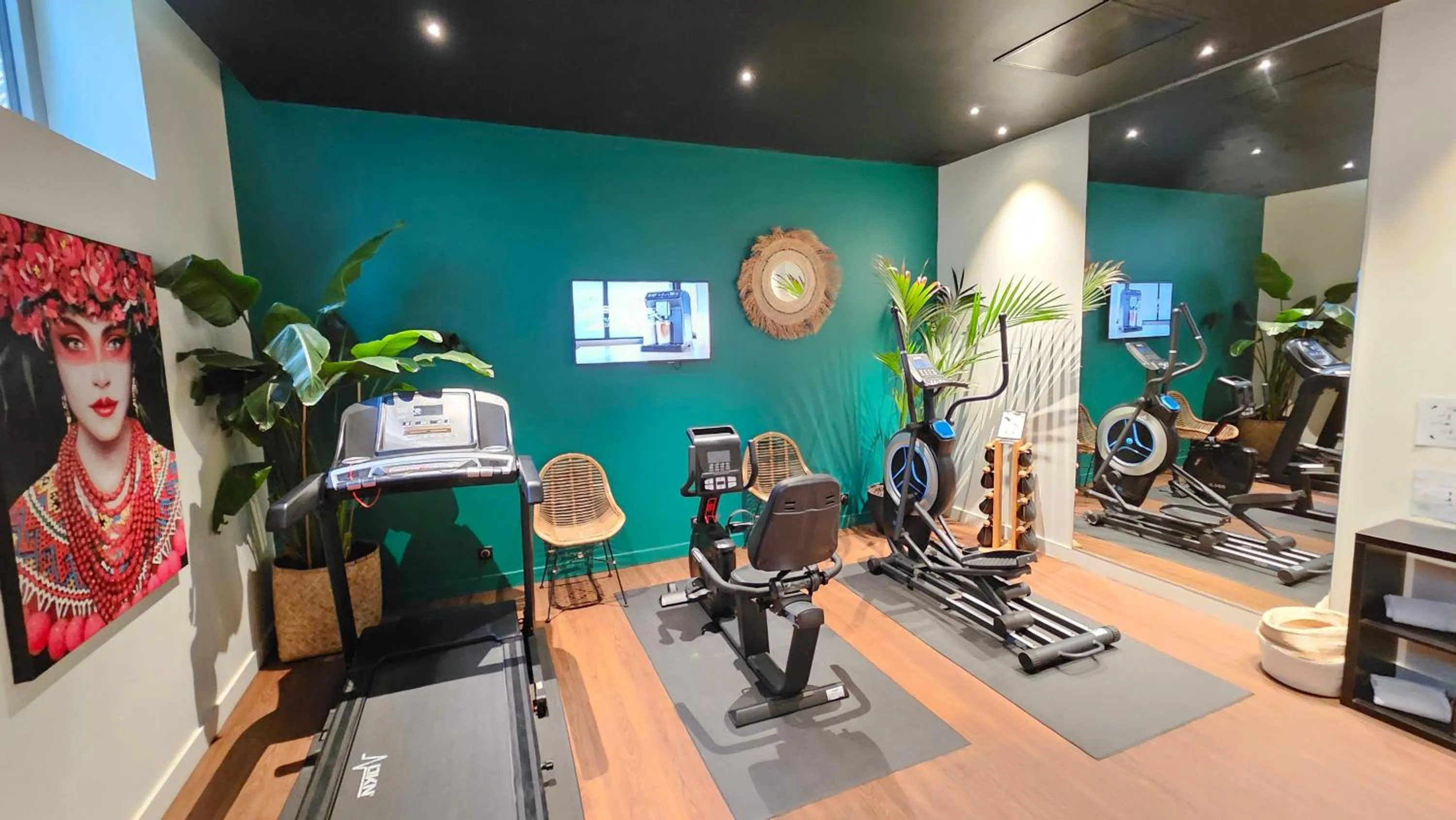 Fitness centre/facilities in Aiden by Best Western Lorient Centre