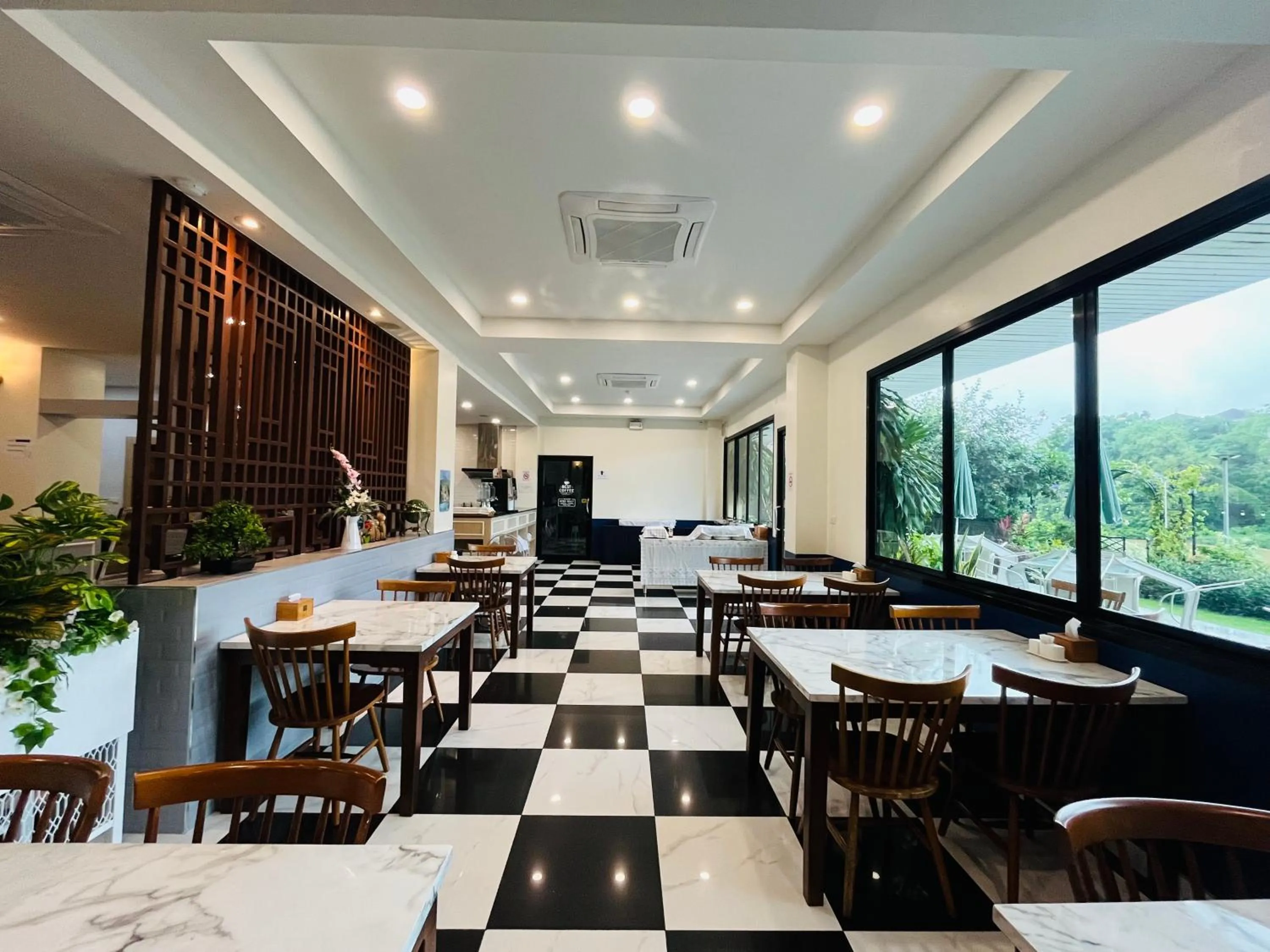 Restaurant/places to eat in USABAI Riverside Boutique Hotel