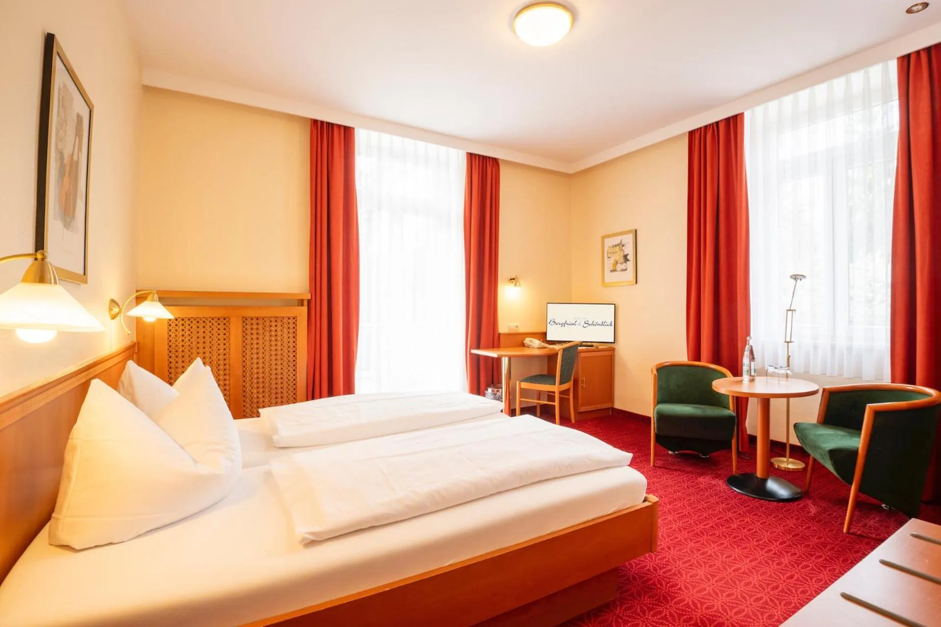 Photo of the whole room, Bed in Hotel Bergfried & Schönblick