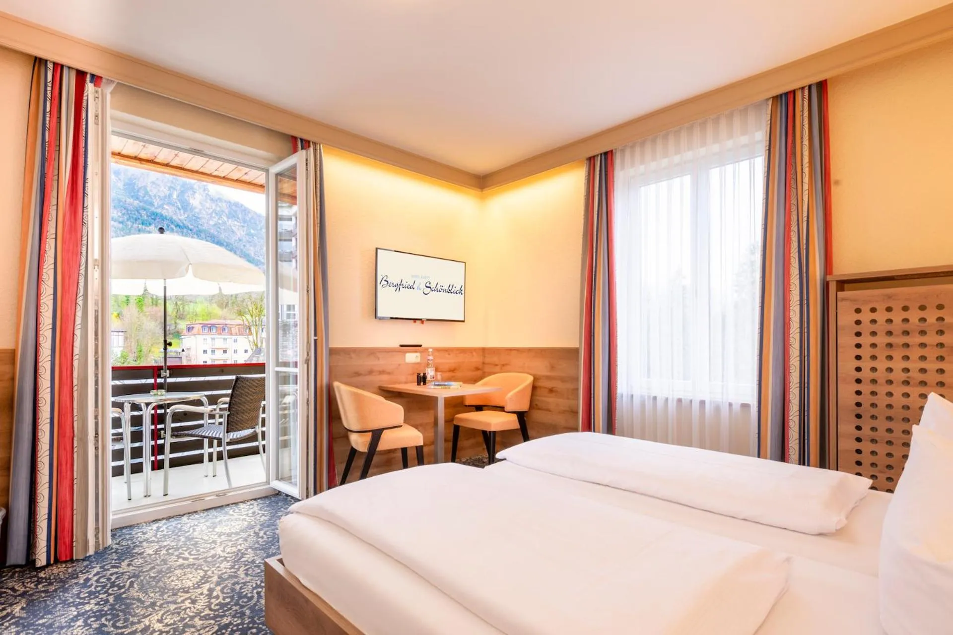 Photo of the whole room, Bed in Hotel Bergfried & Schönblick