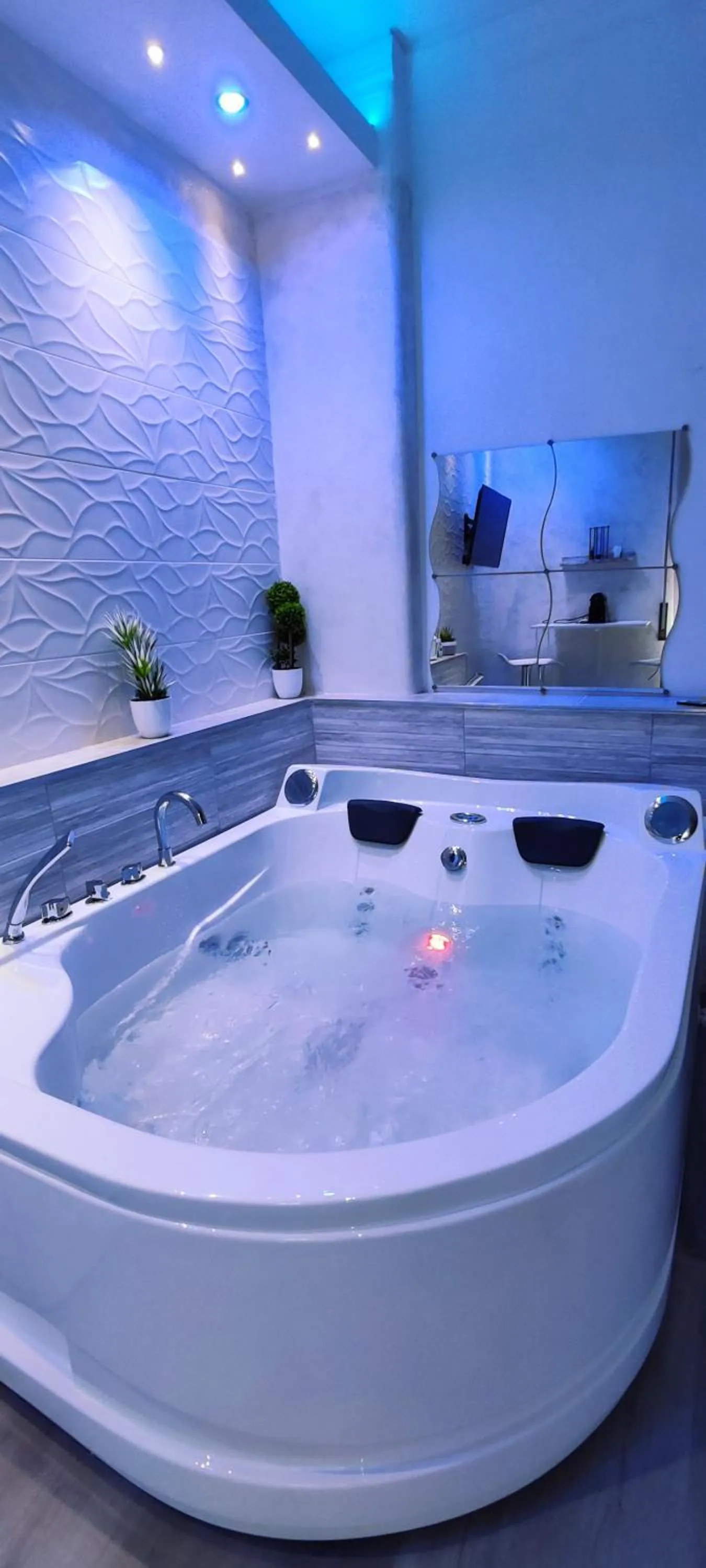 Hot Tub in Etnea Gioeni House Suite