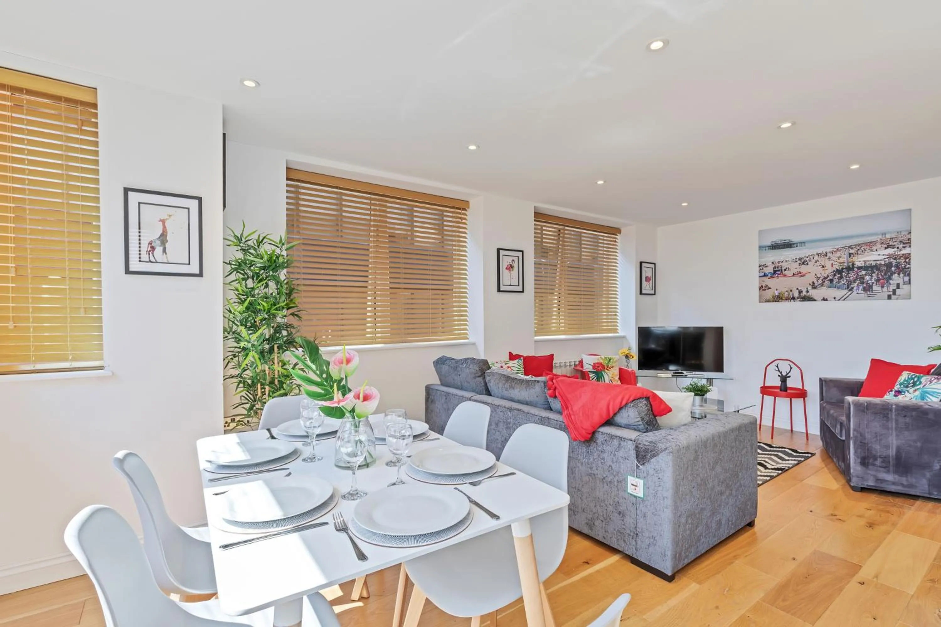 TV and multimedia in Urban Heights - By My Getaways