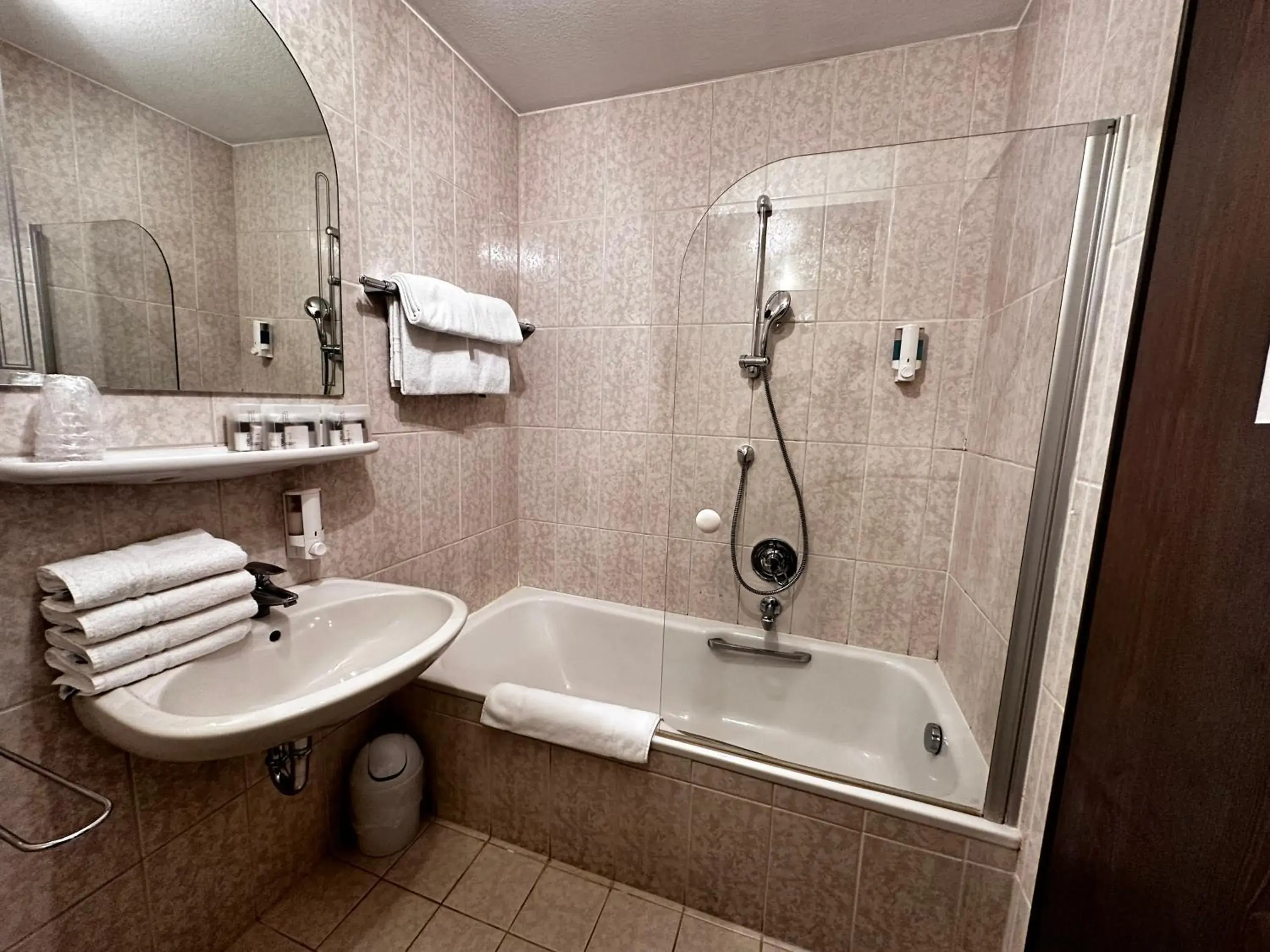 Junior Suite in City Hotel Junior Suite in City Hotel