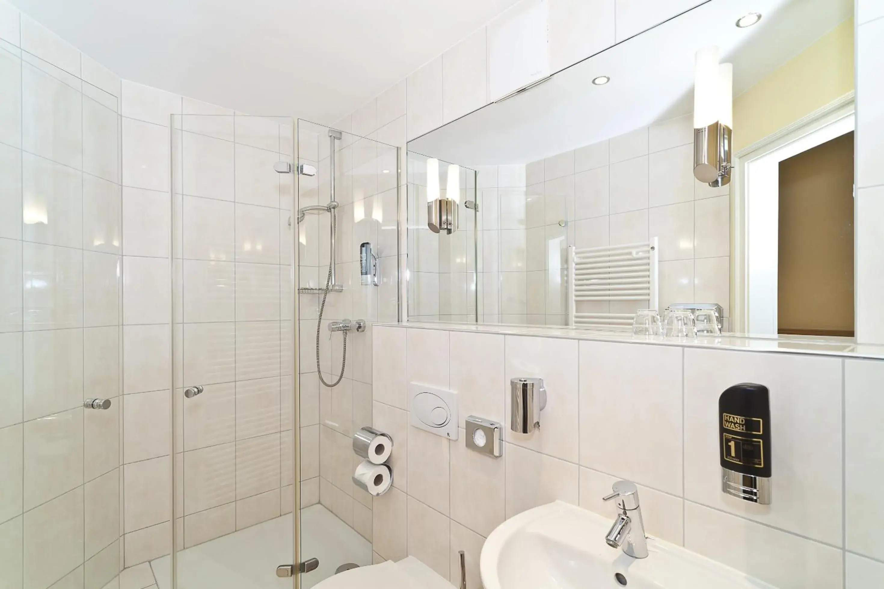 Standard Single Room in Hotel Vivaldi Berlin am Kurfürstendamm Standard Single Room in Hotel Vivaldi Berlin am Kurfürstendamm