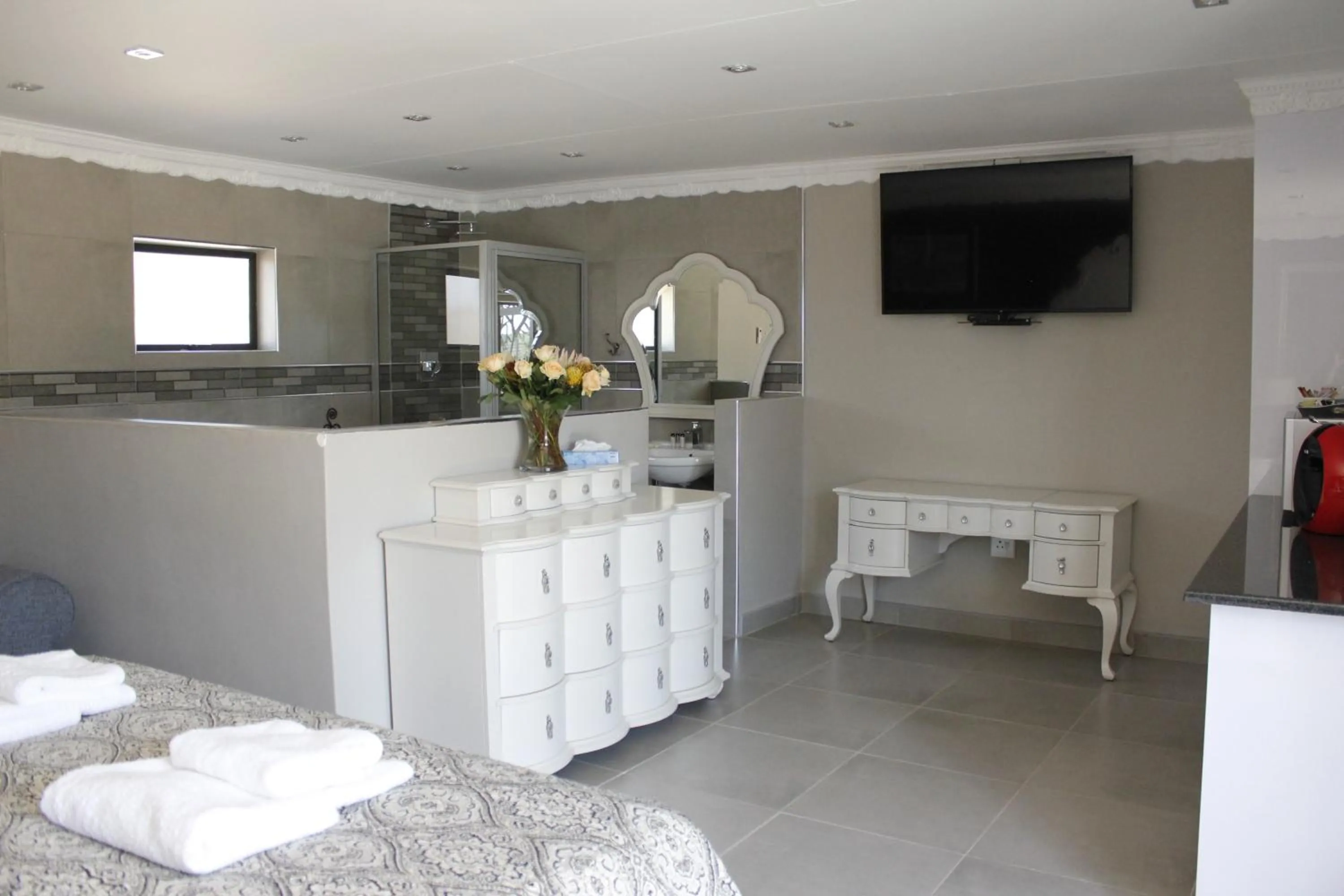 TV and multimedia in Le Grant Guesthhouse