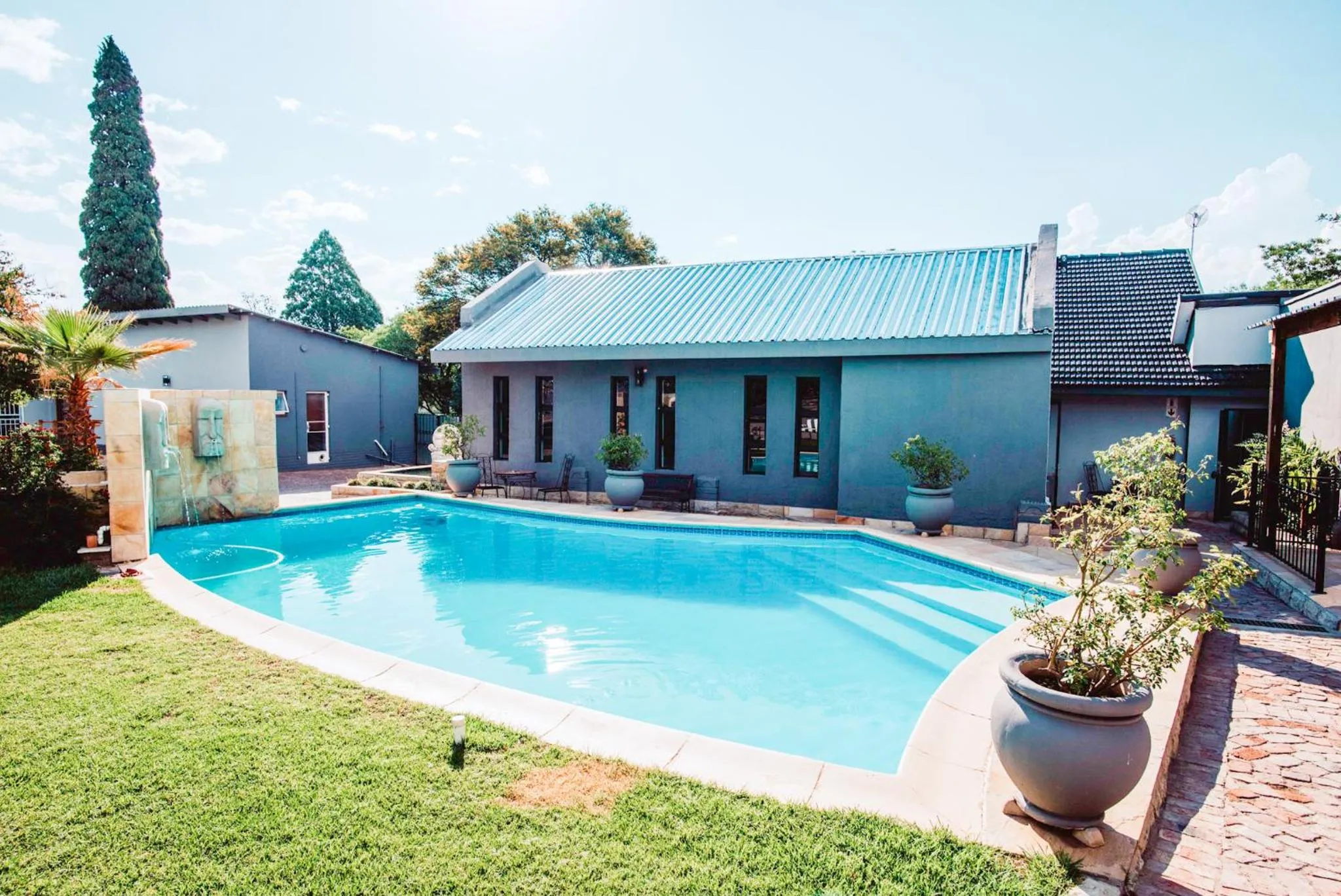 Property building in Le Grant Guesthhouse