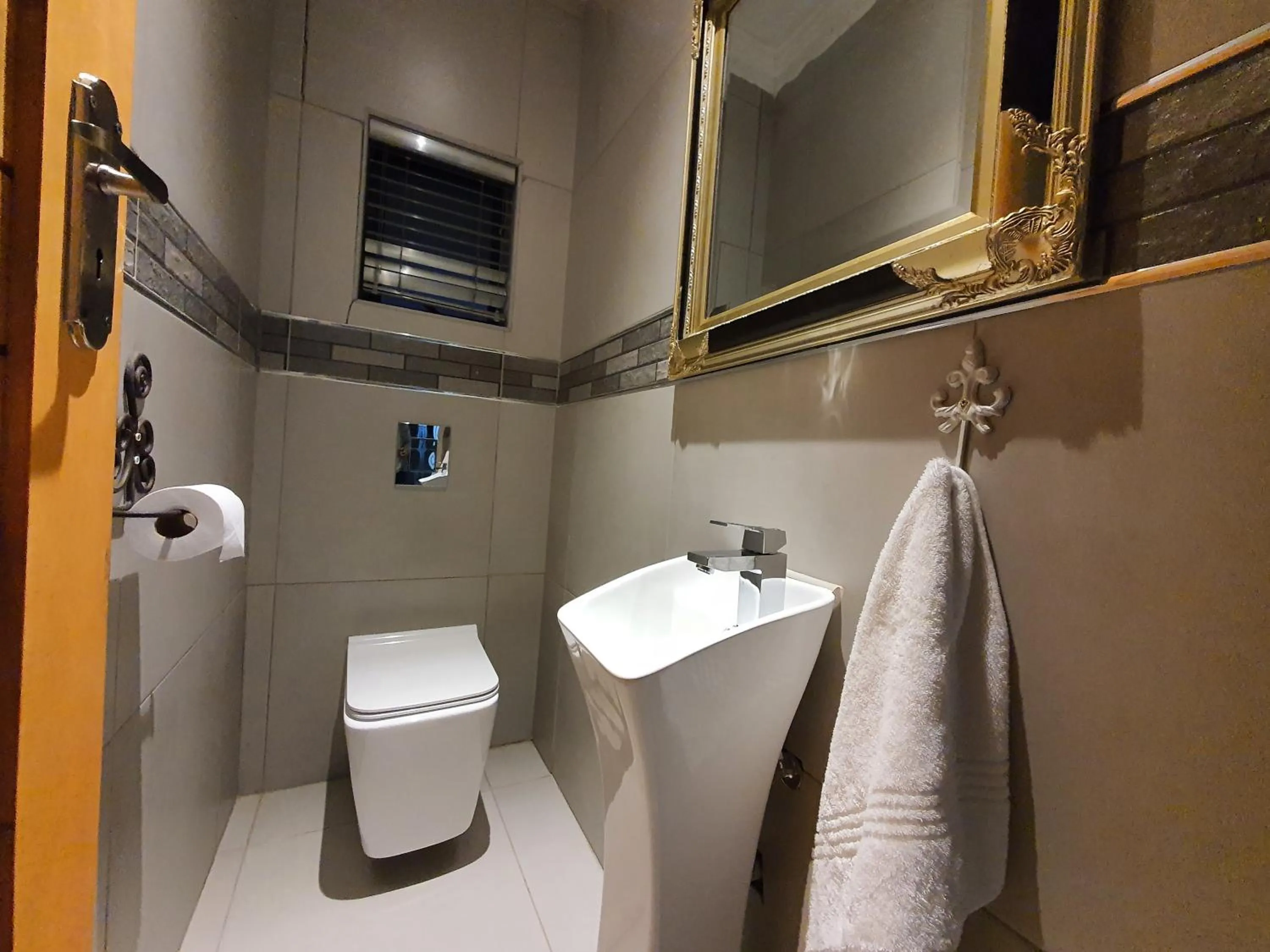 Toilet in Le Grant Guesthhouse