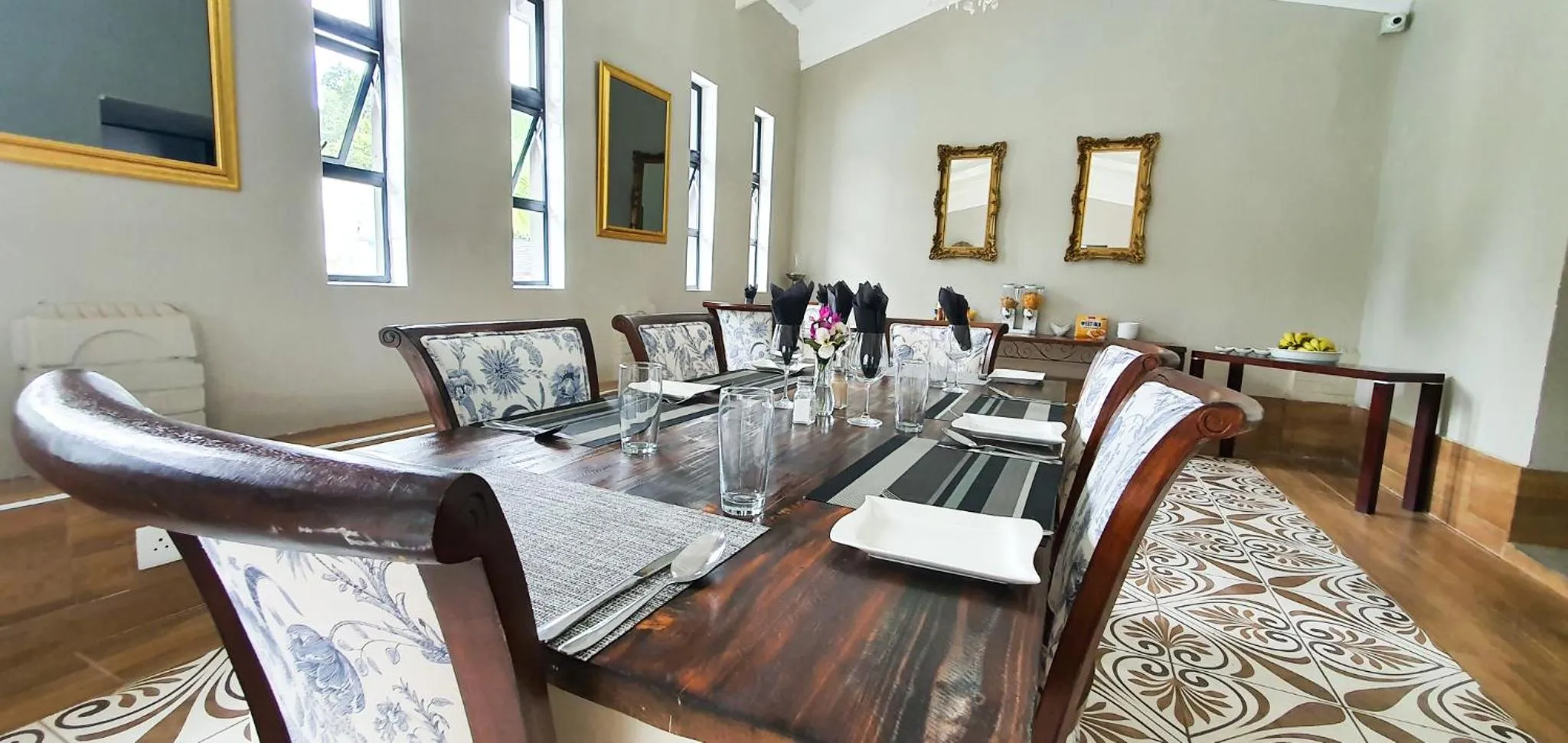 Restaurant/places to eat in Le Grant Guesthhouse