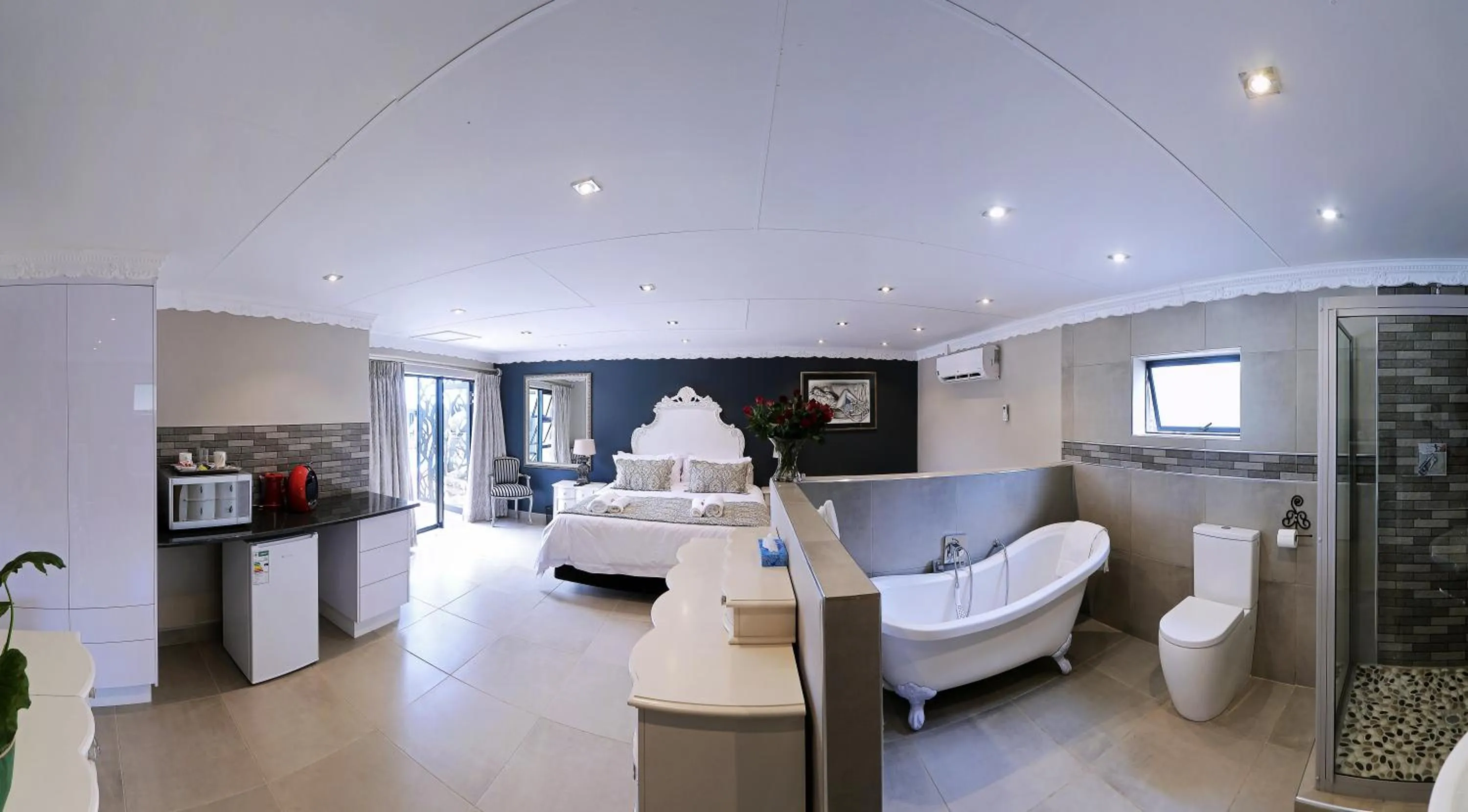 Shower in Le Grant Guesthhouse