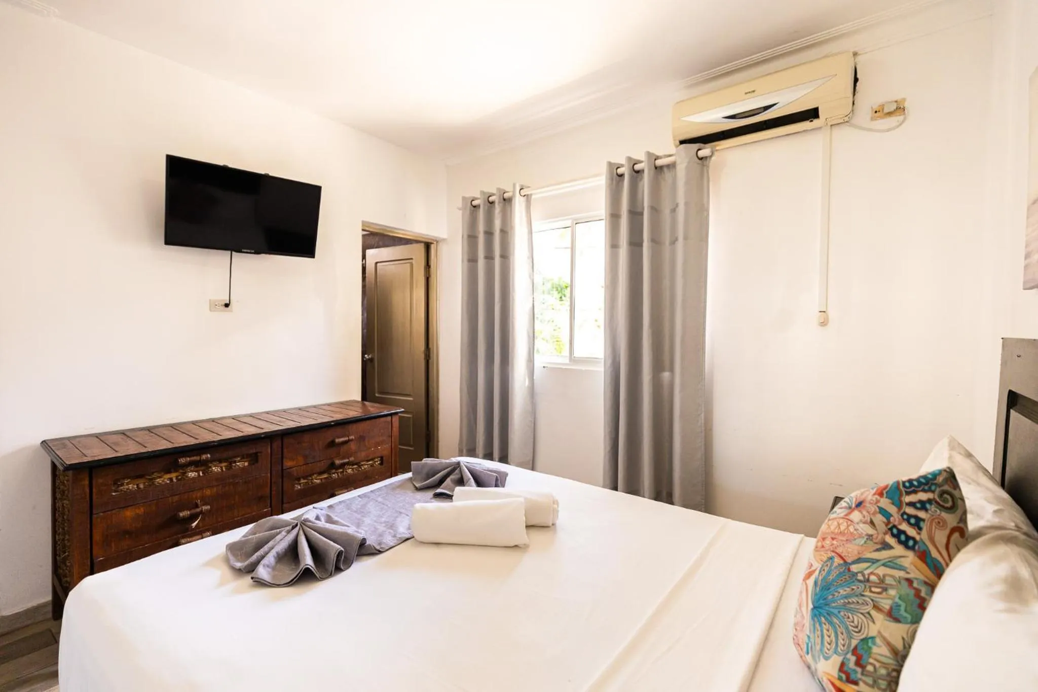 Bedroom, Bed in Hotel Las Rosas de Punta Cana