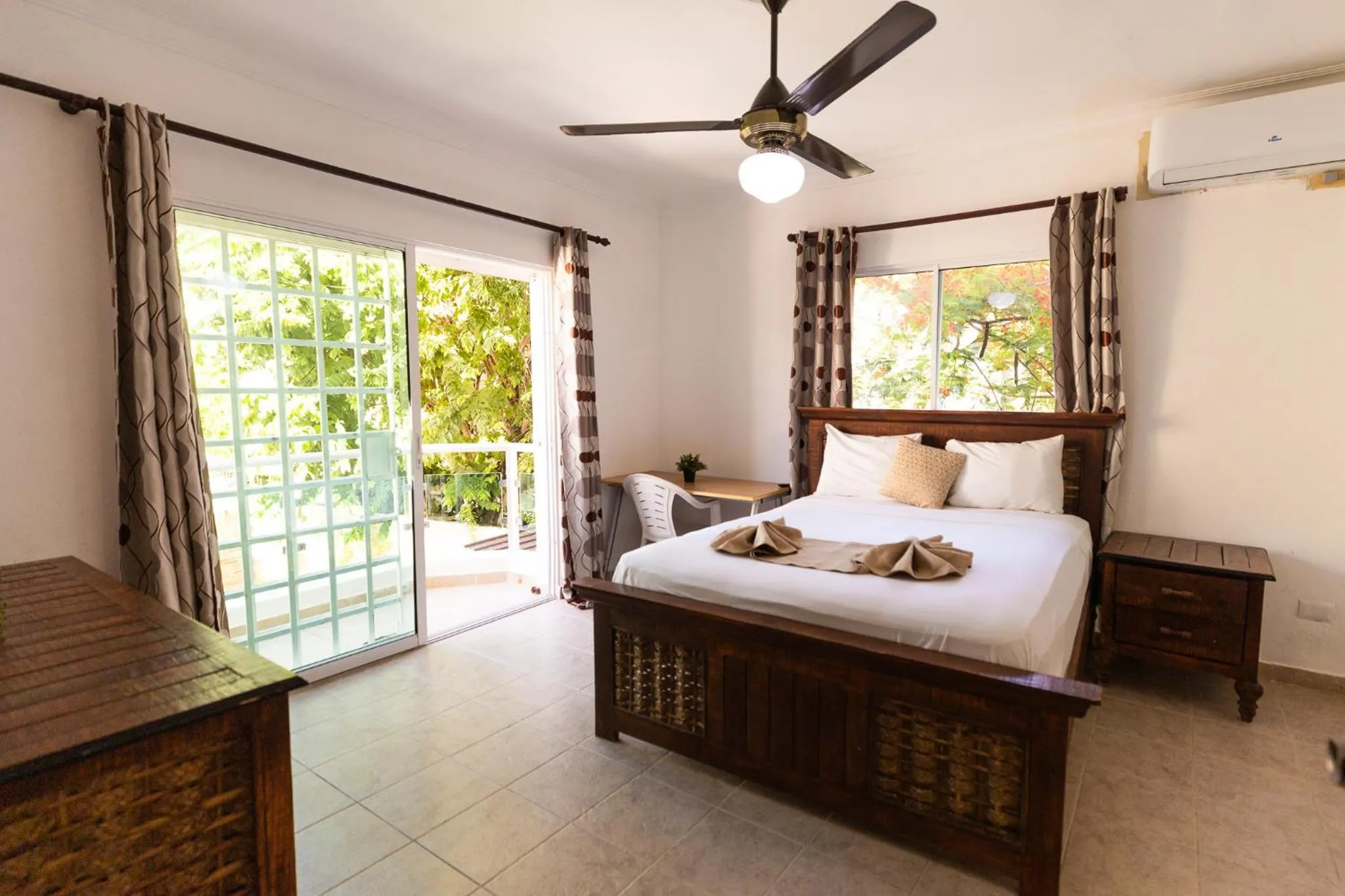 Bed in Hotel Las Rosas de Punta Cana