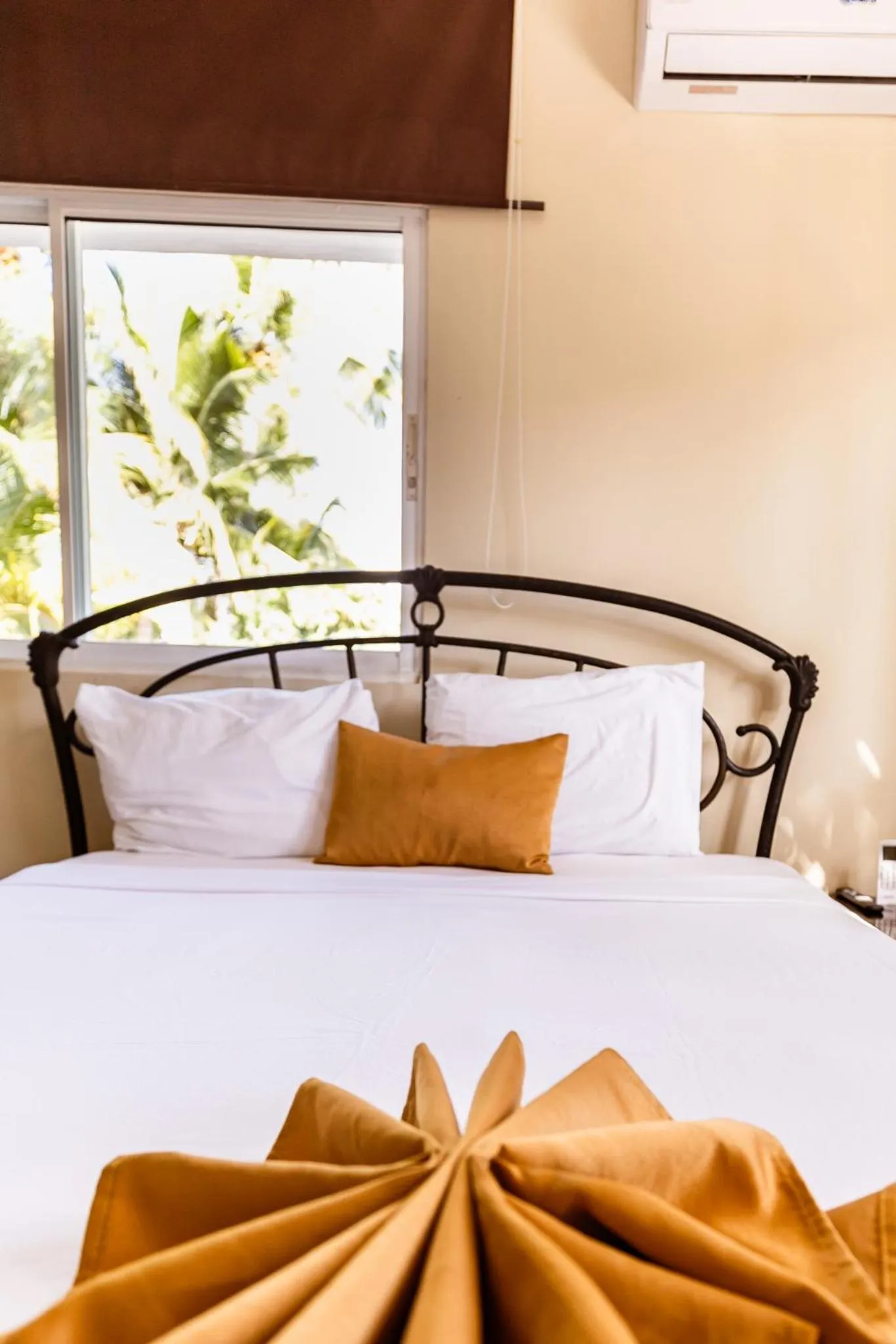 Bed in Hotel Las Rosas de Punta Cana