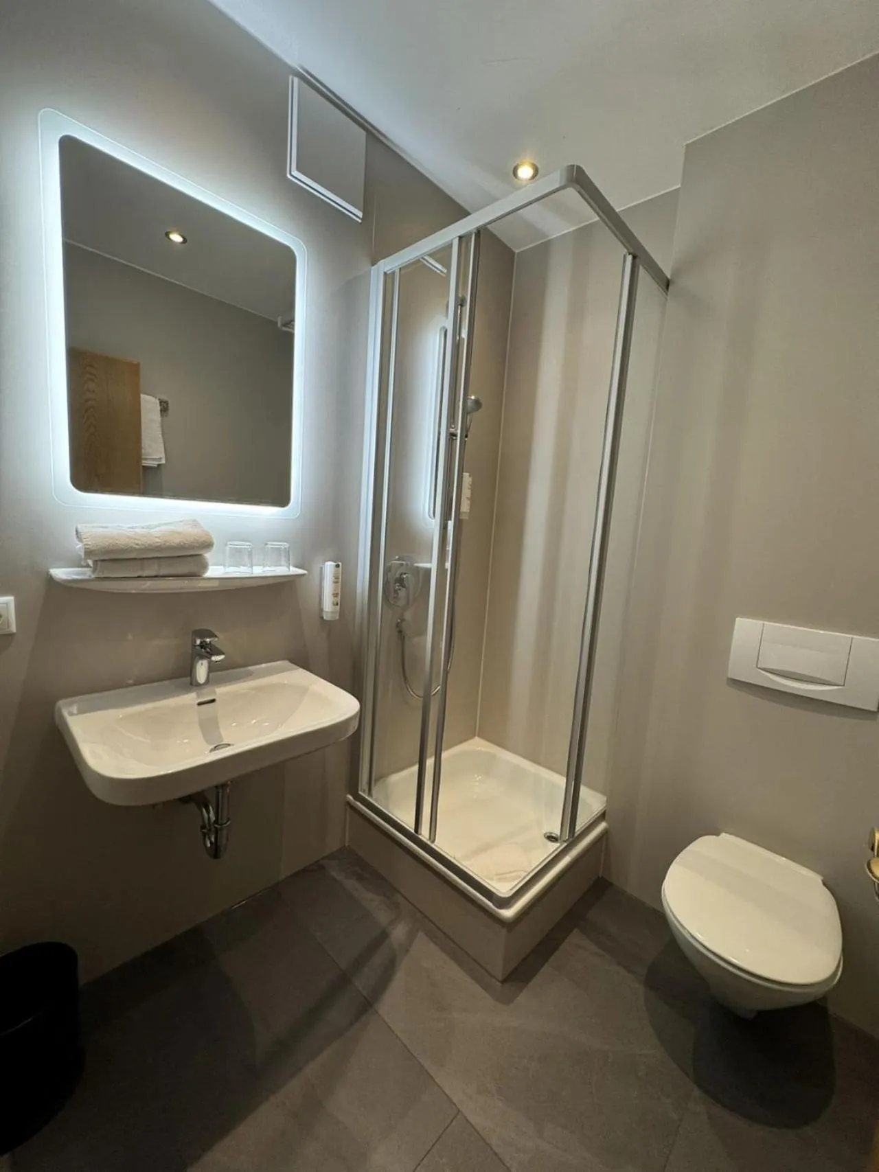 Shower in Landhotel Schlappinger-Hof