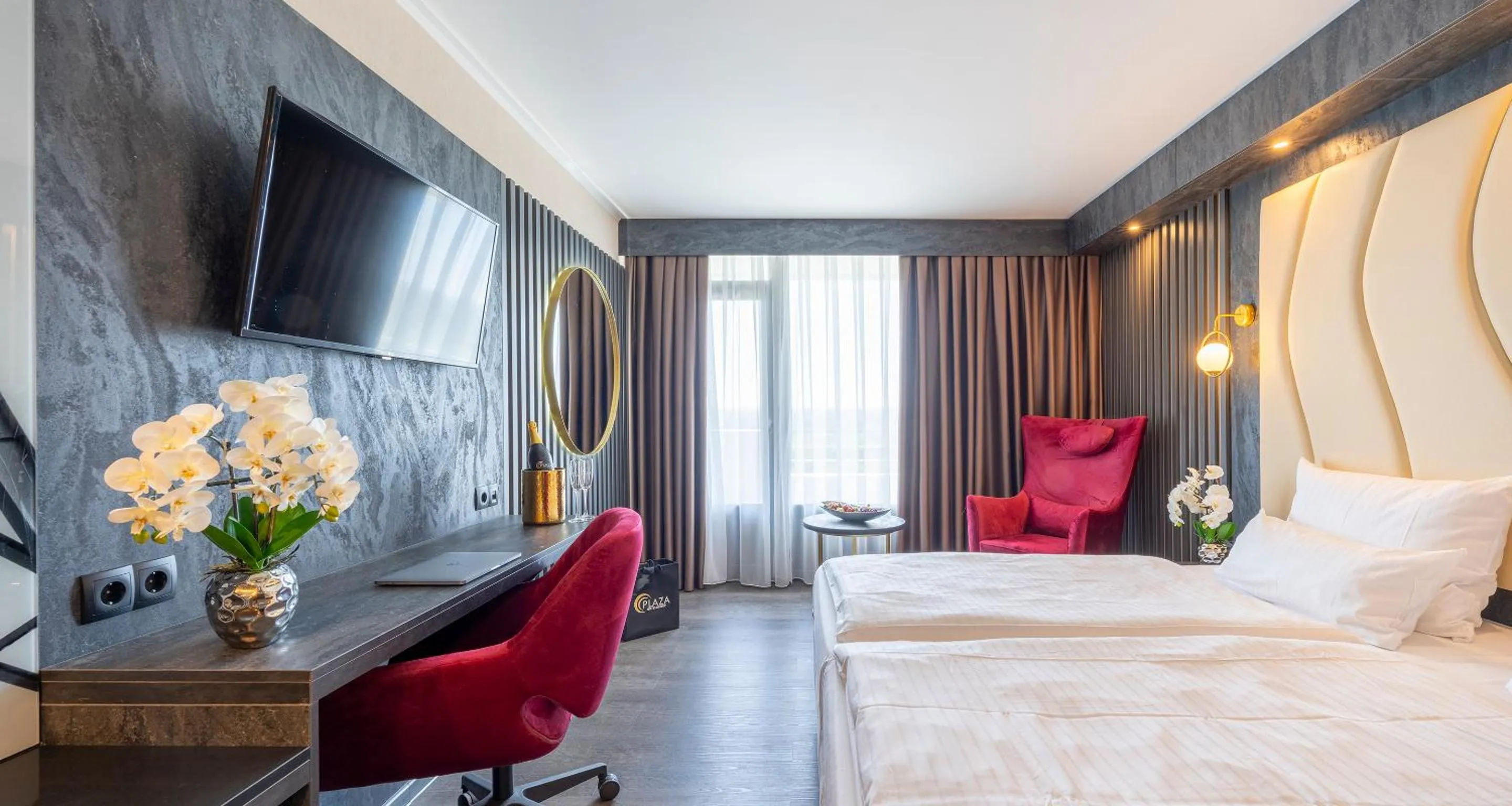 TV and multimedia, Bed in PLAZA Hotel Bruchsal