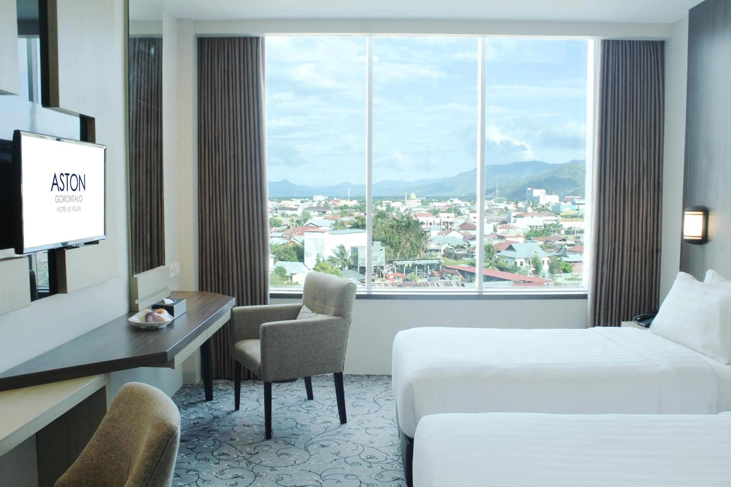 Bedroom, Bed in Aston Gorontalo Hotel & Convention Center