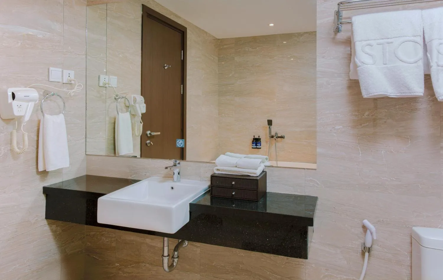 Shower in Aston Gorontalo Hotel & Convention Center