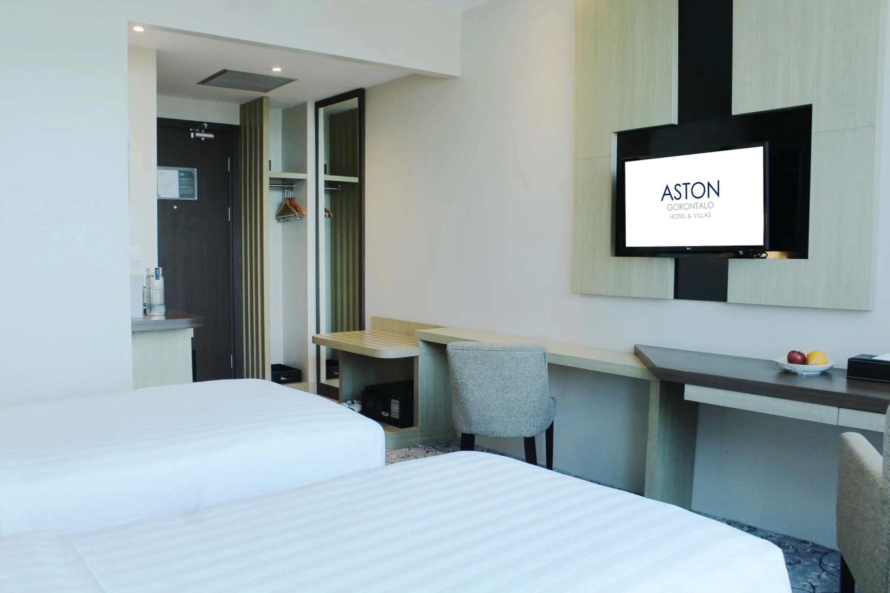 Bedroom, Bed in Aston Gorontalo Hotel & Convention Center