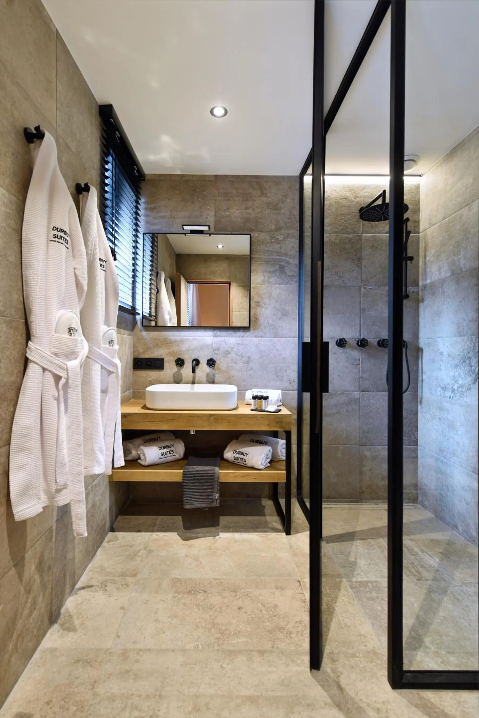 Toilet in DURBUY SUITES