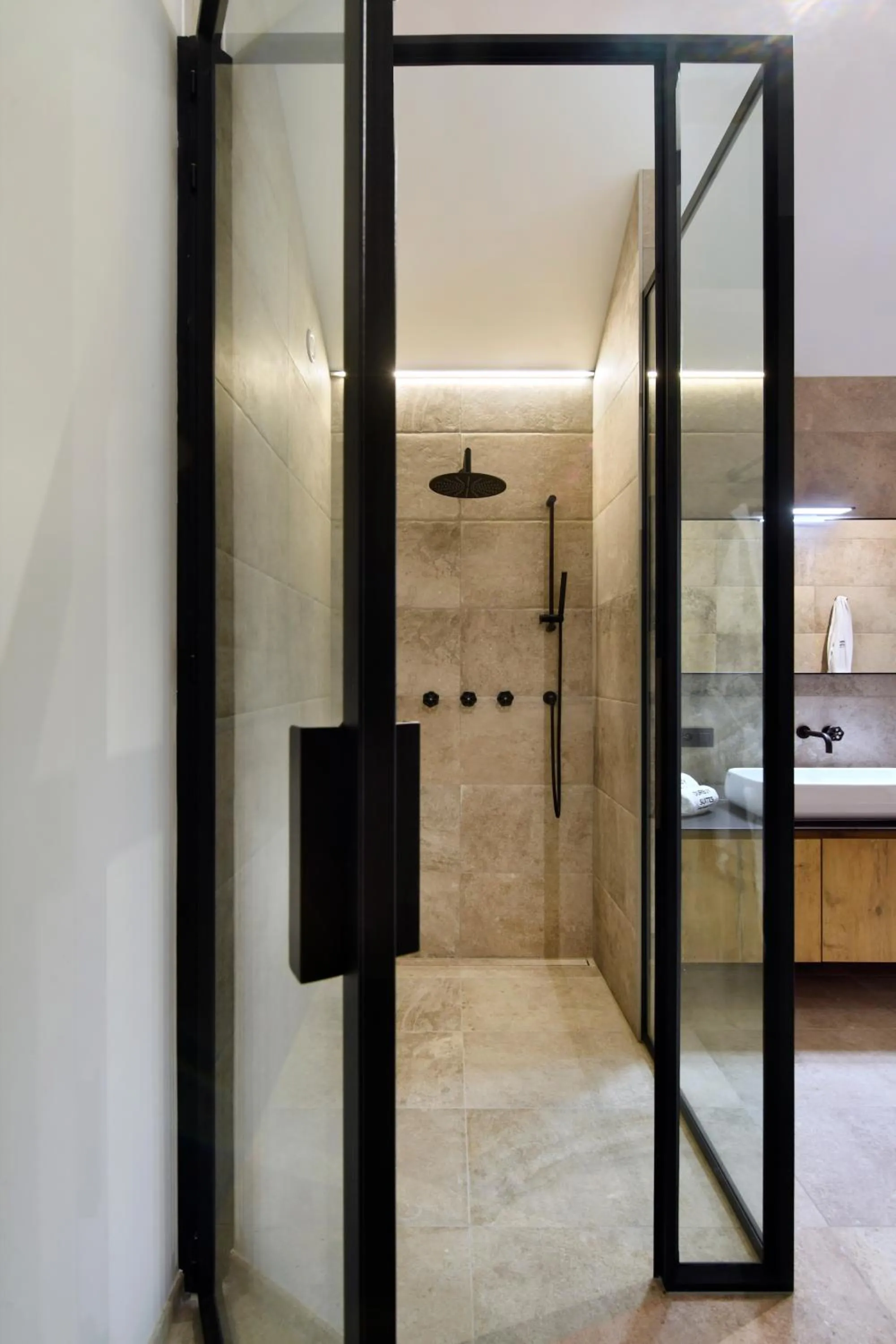 Shower in DURBUY SUITES