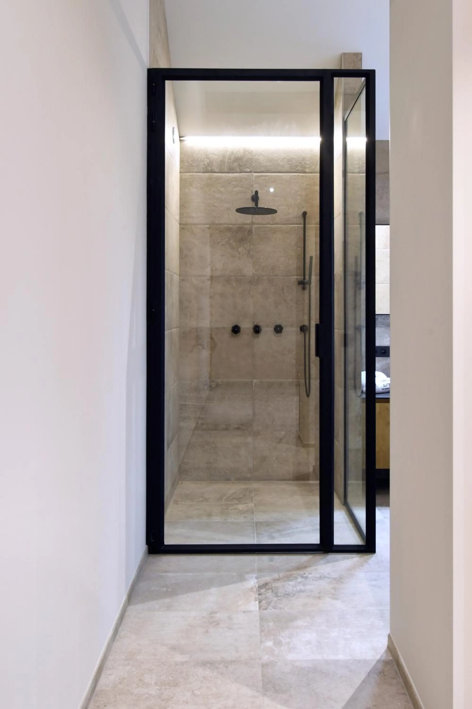 Shower in DURBUY SUITES