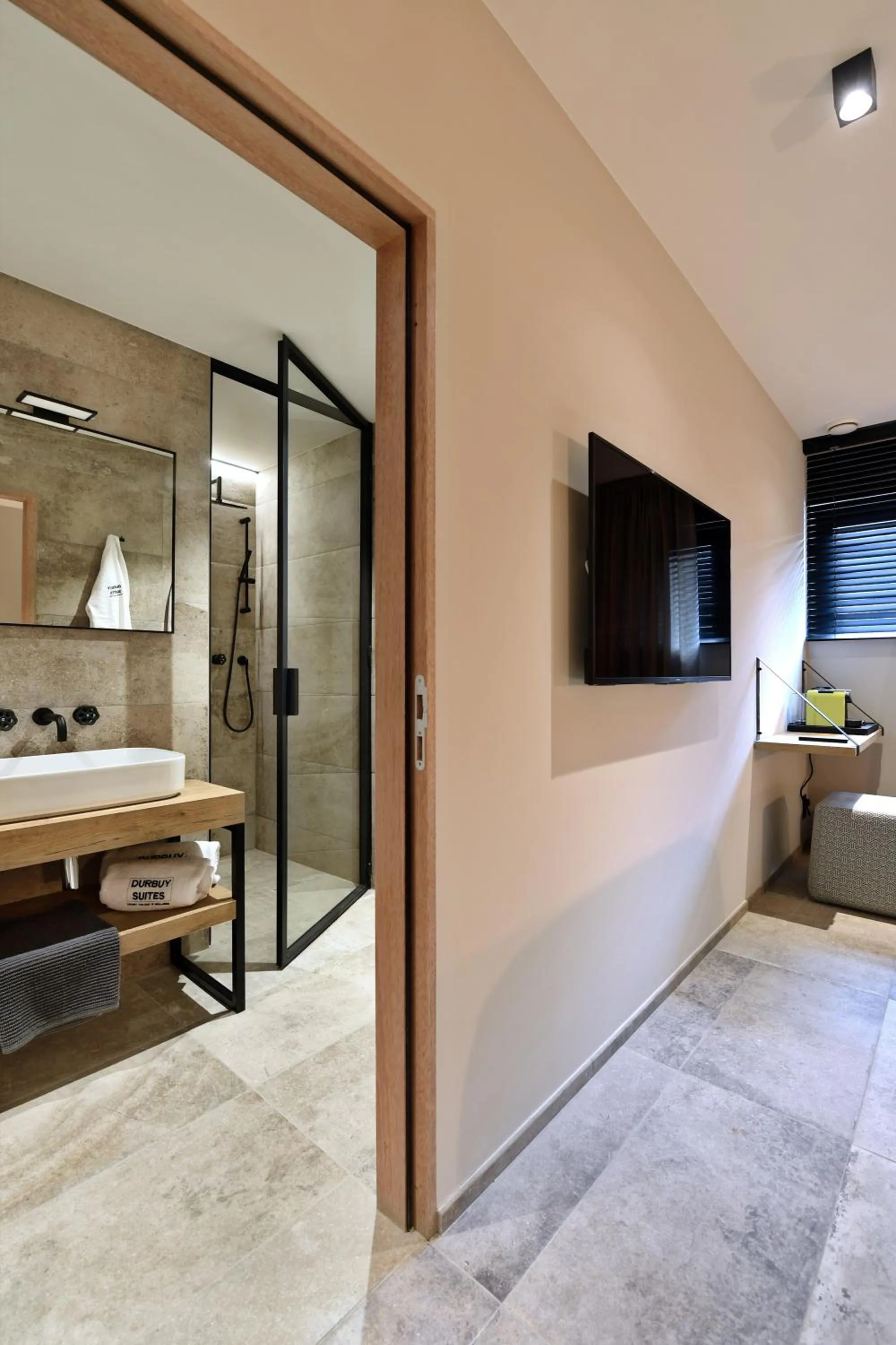 Bathroom in DURBUY SUITES