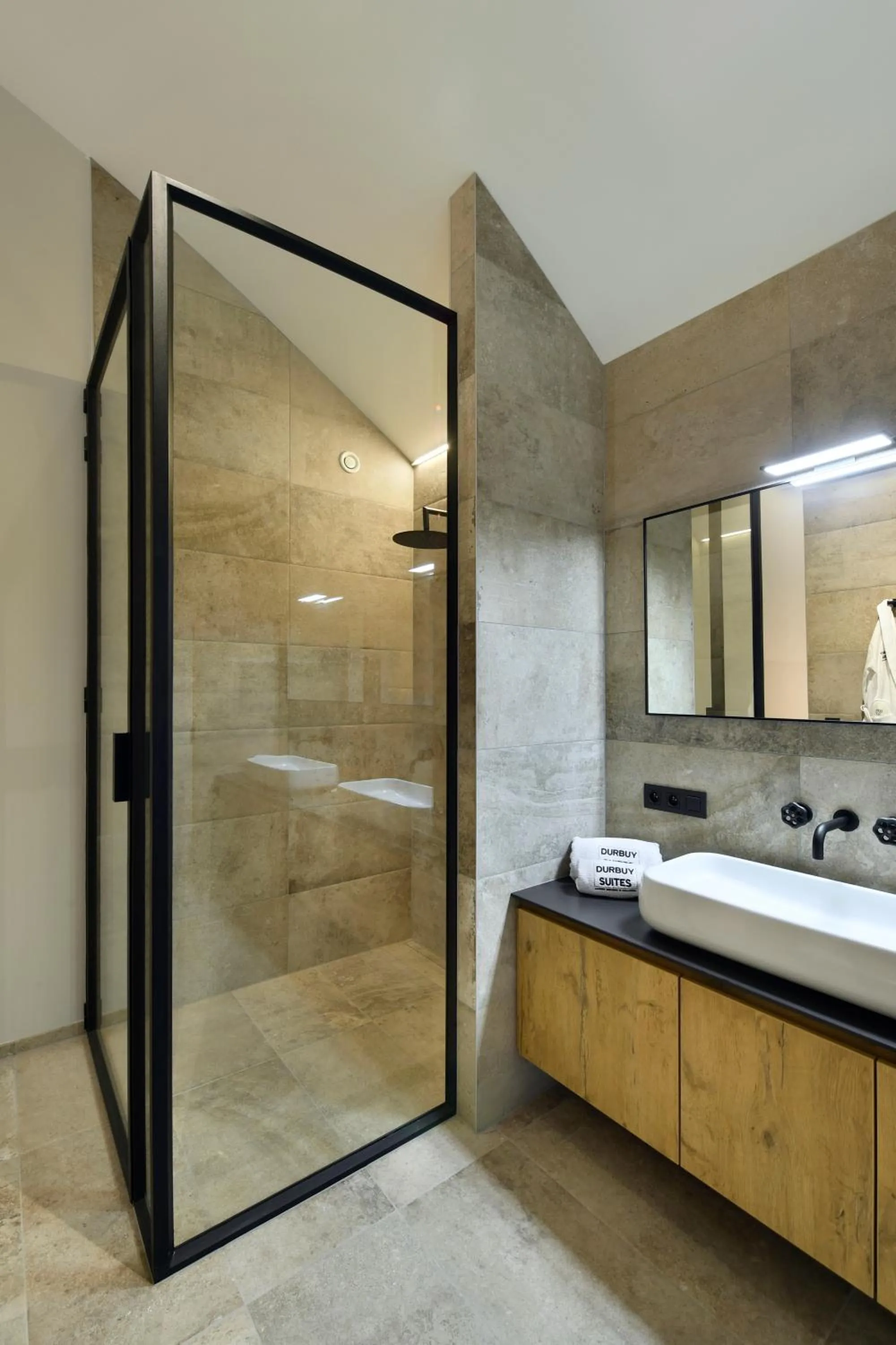 Shower in DURBUY SUITES