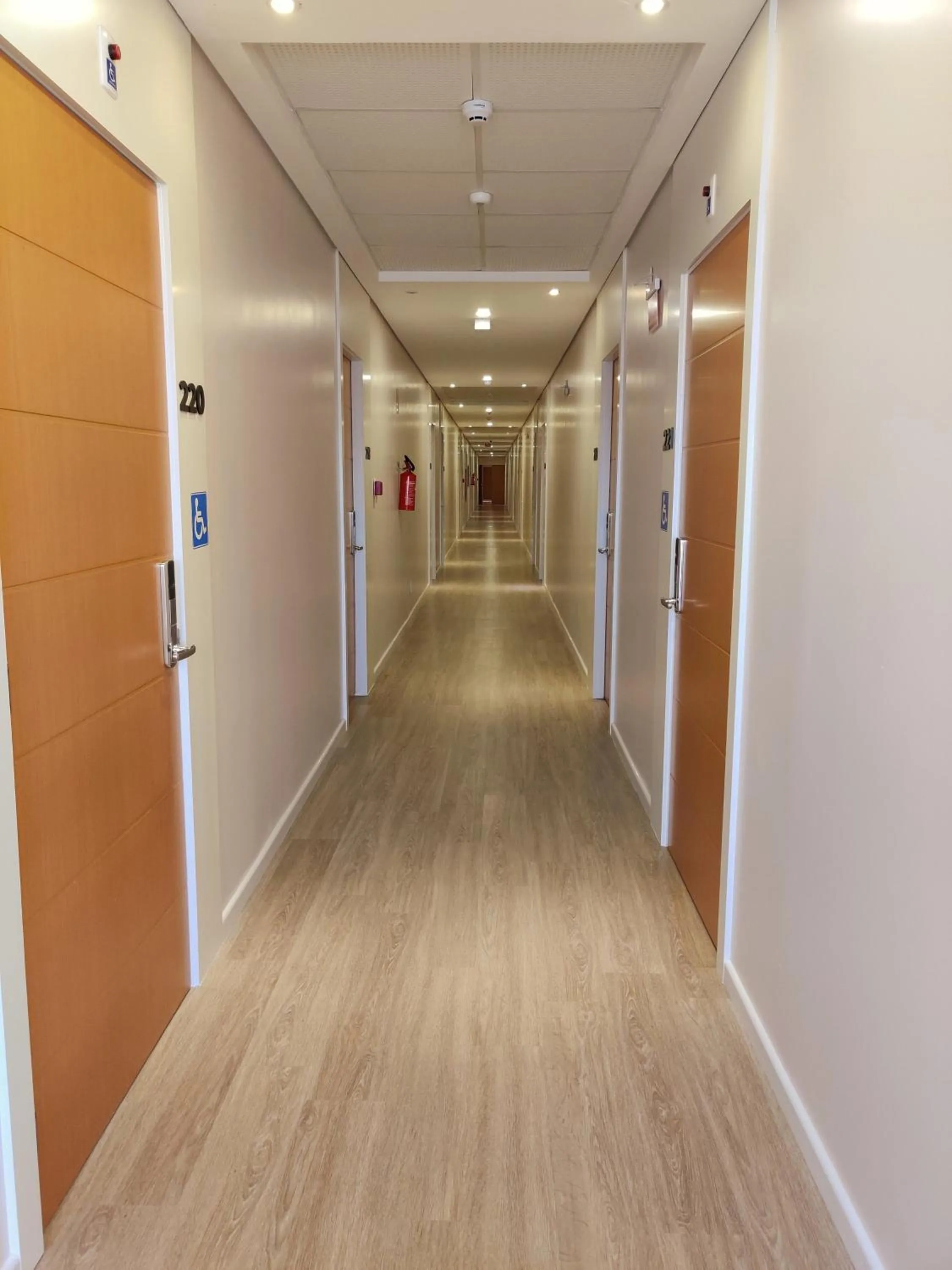 Staff in Mogano Express Hotel - PET FRIENDLY e ELETROPOSTO