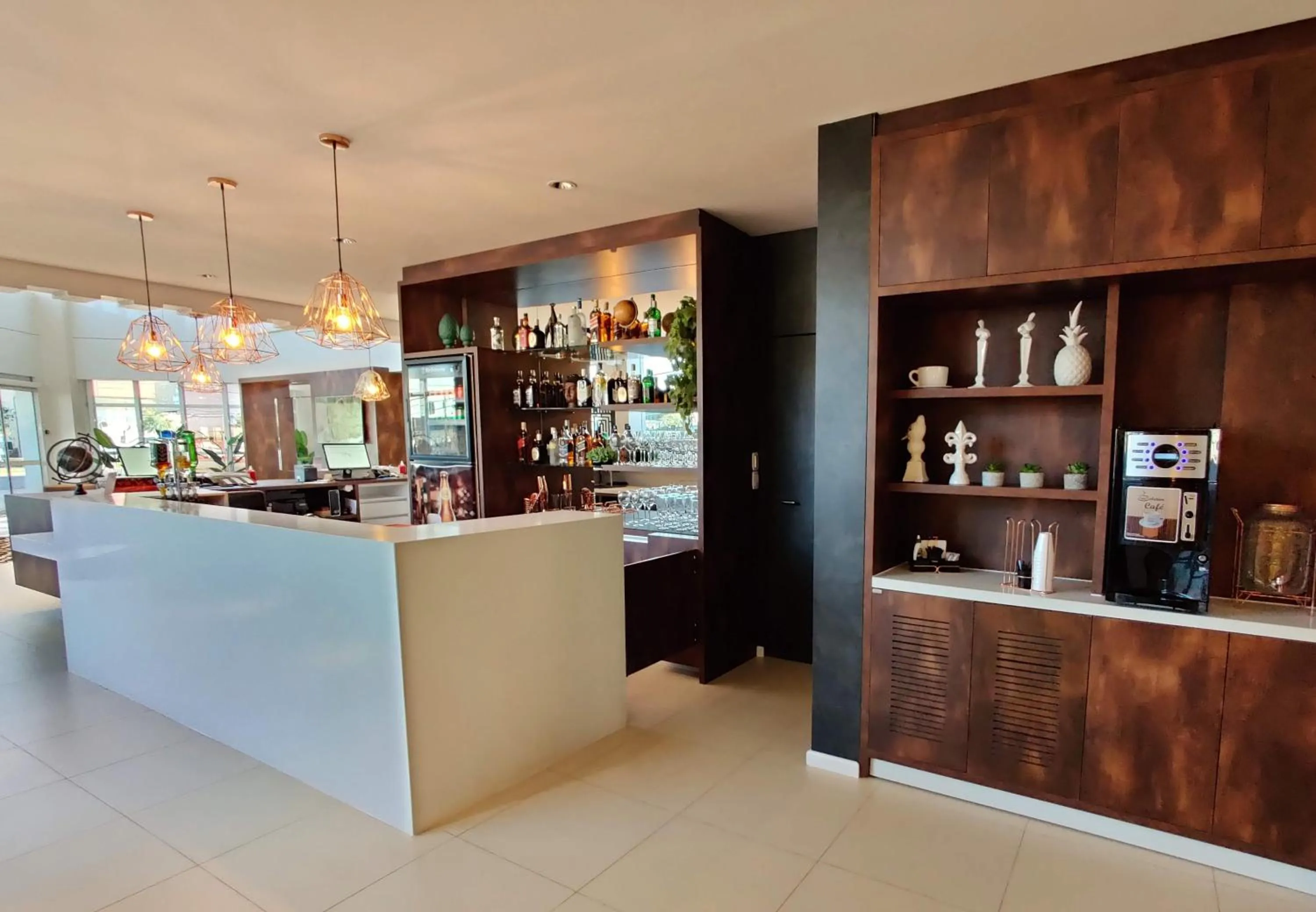 Staff in Mogano Express Hotel - PET FRIENDLY e ELETROPOSTO