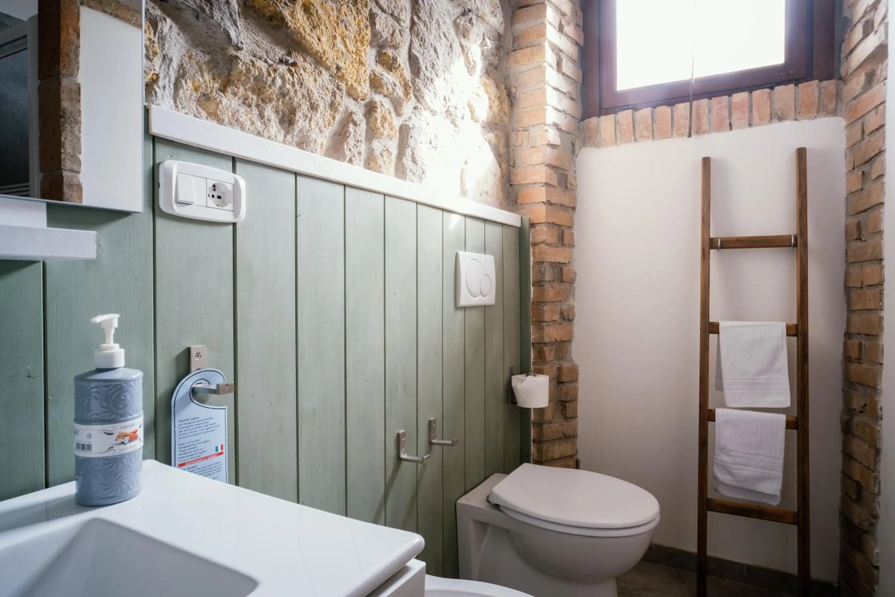 Bathroom in Locanda Villa Naumanni