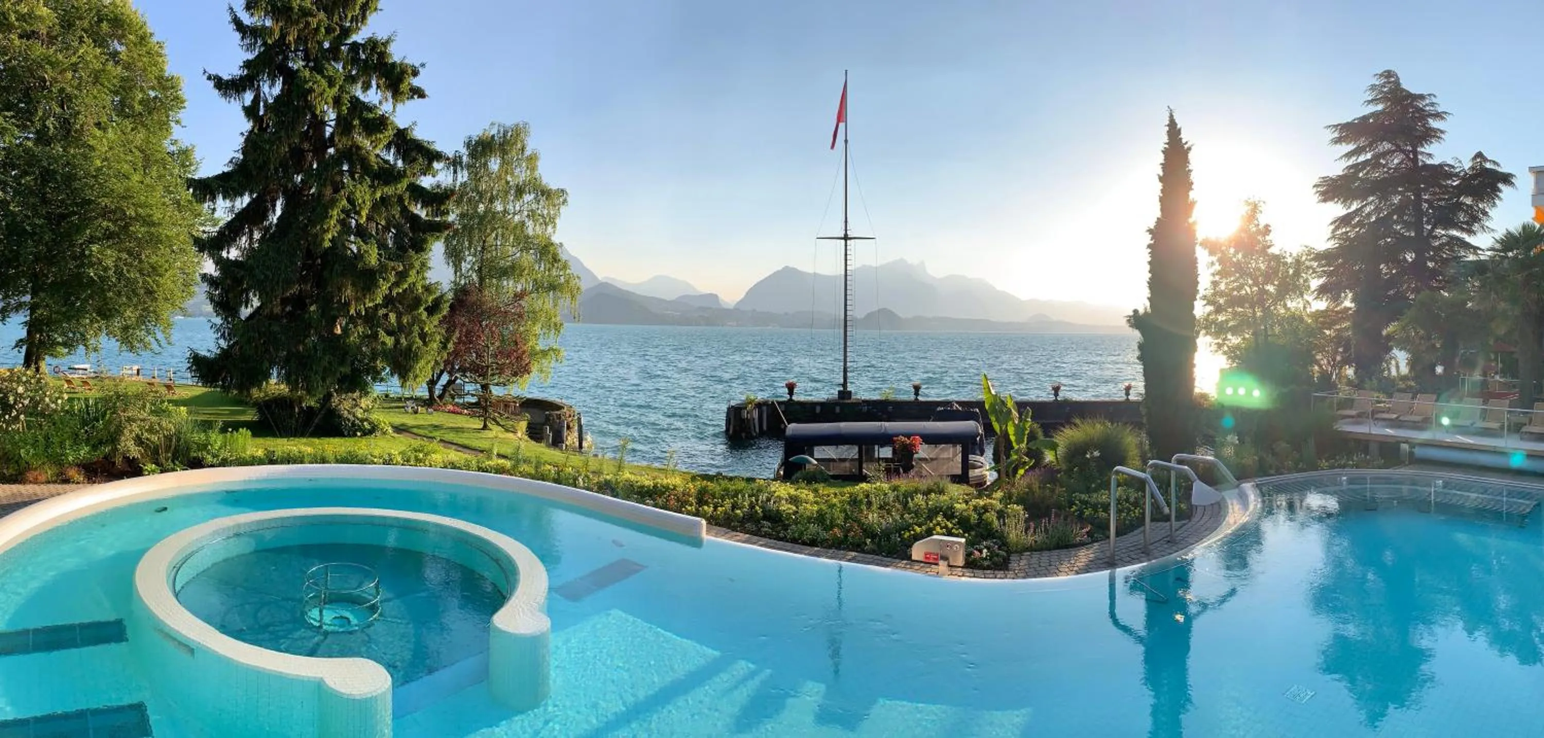 Swimming pool in BEATUS Wellness- & Spa-Hotel