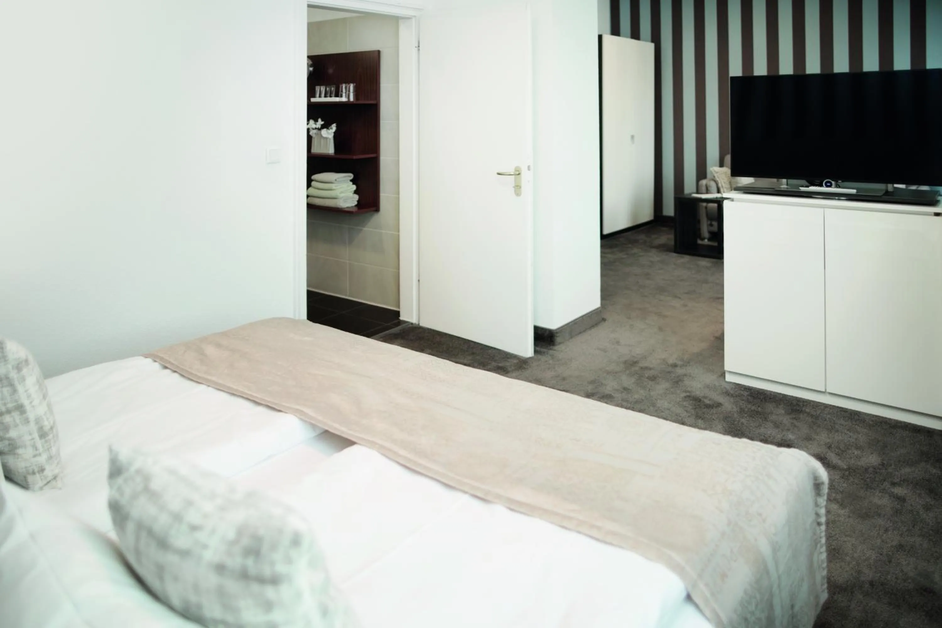 Photo of the whole room, Bed in City Hotel Bosse