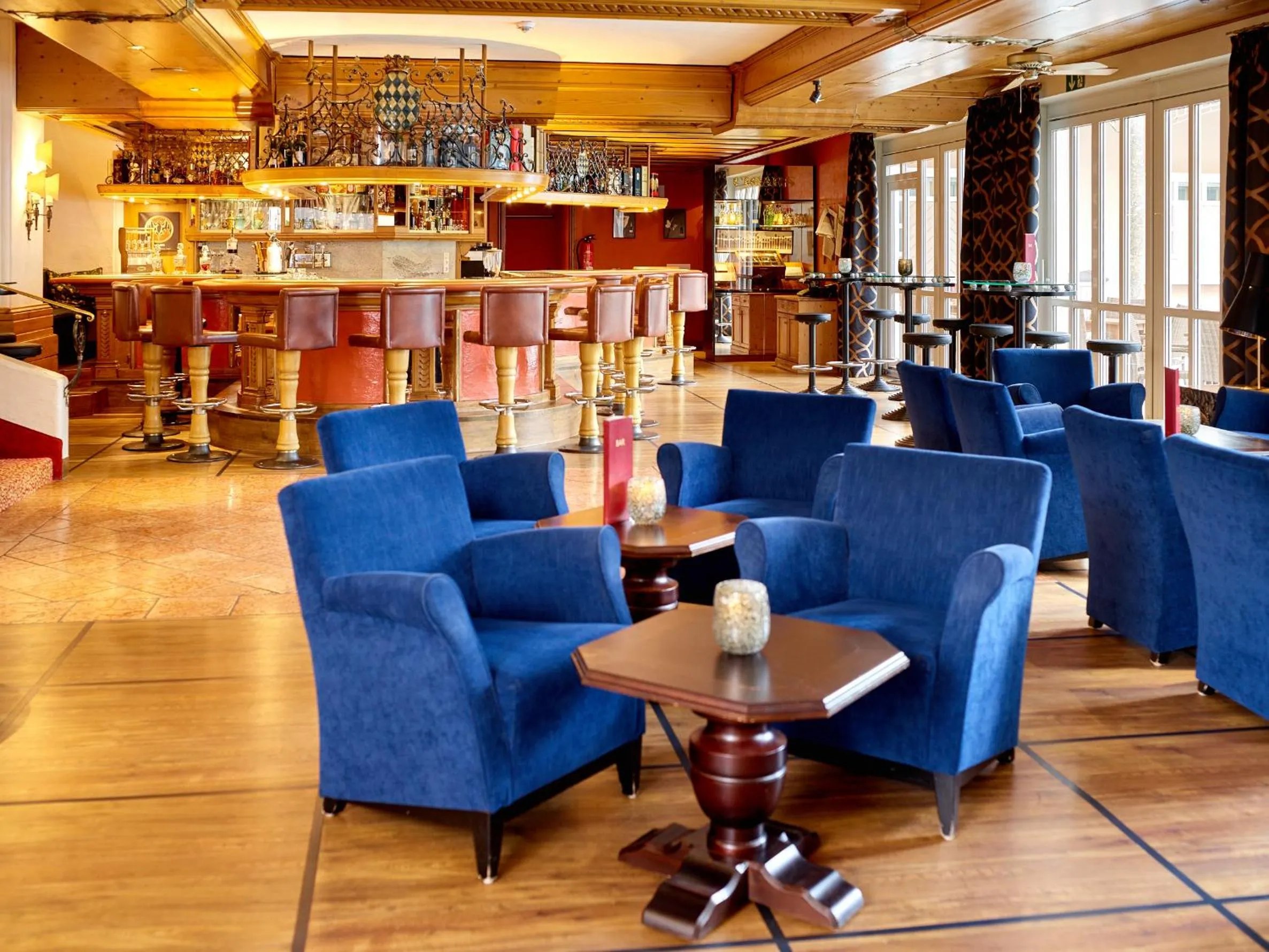 Lounge or bar in Hotel Maximilian
