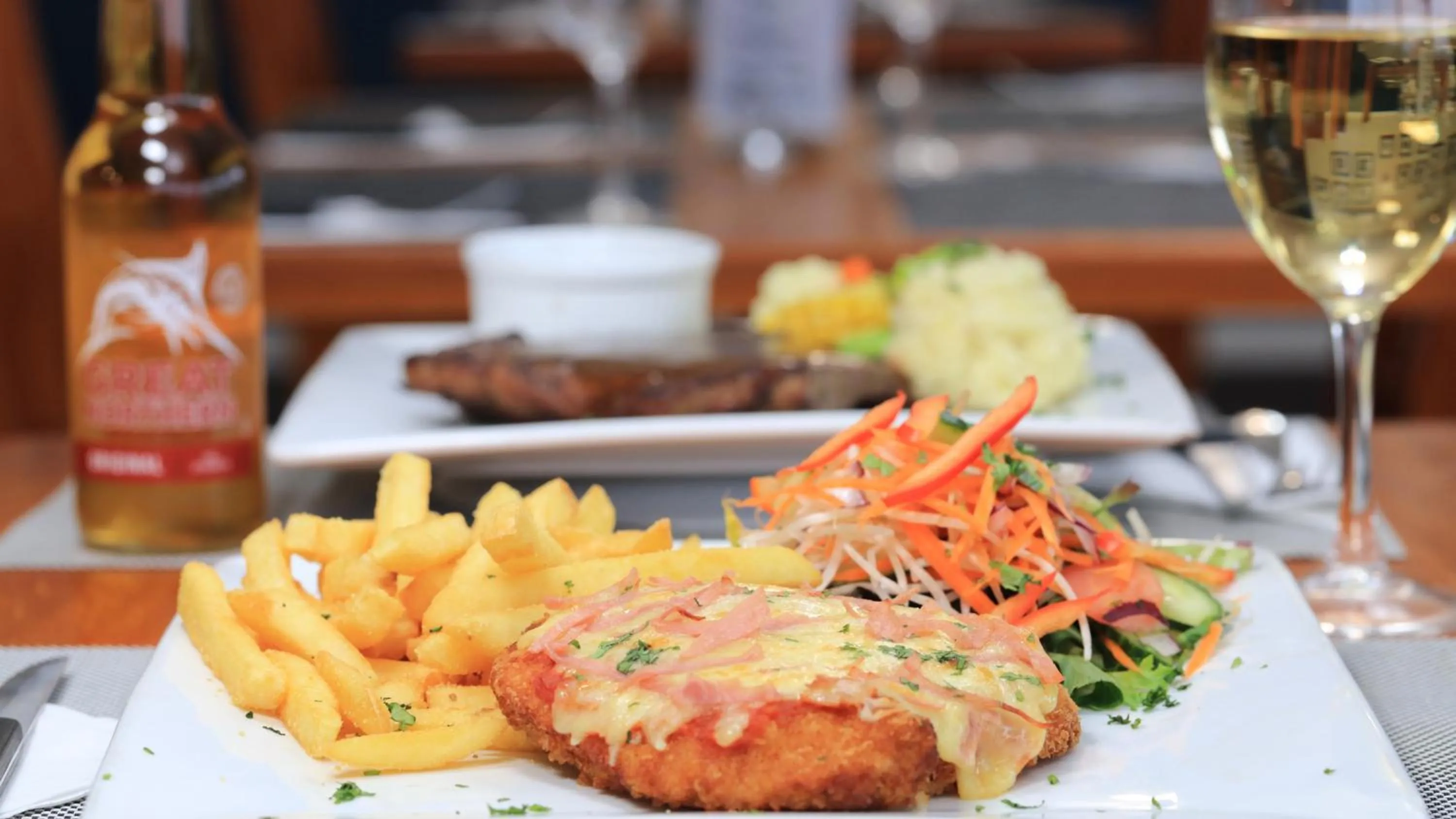 Dinner in Biloela Centre Motel & Grevillea Steakhouse & Bar