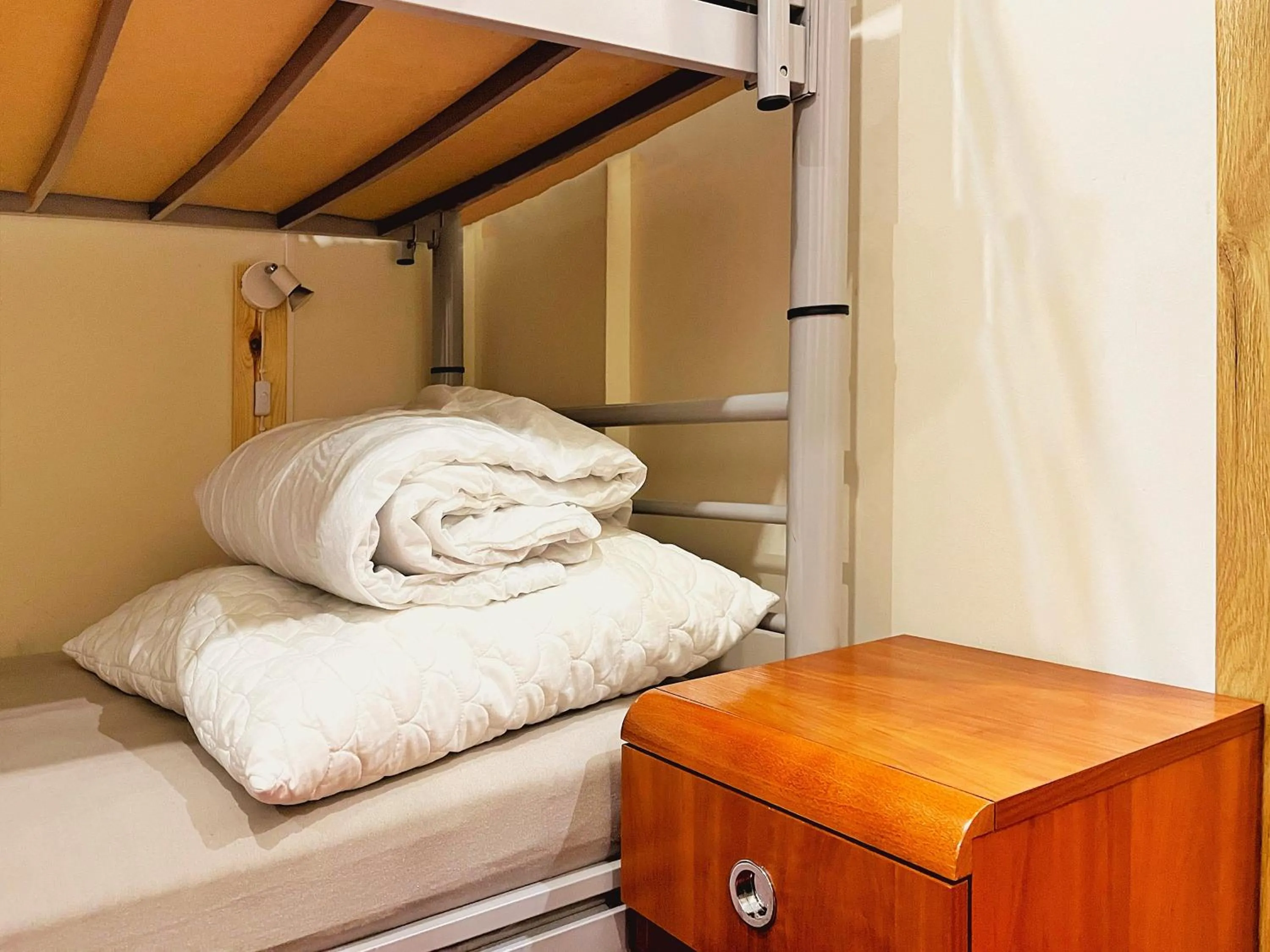 bunk bed, Bed in Fry House