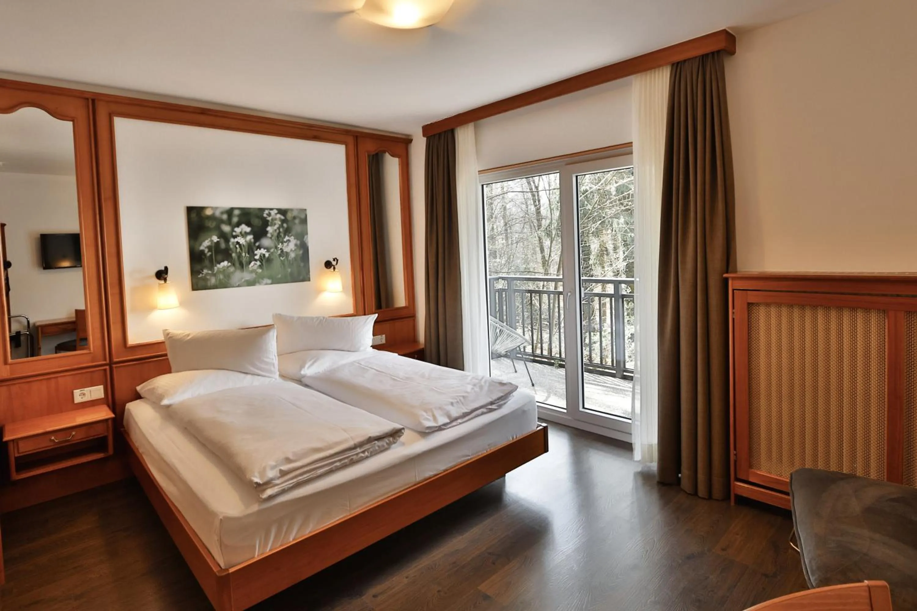 Photo of the whole room, Bed in Hardtwald Hotel