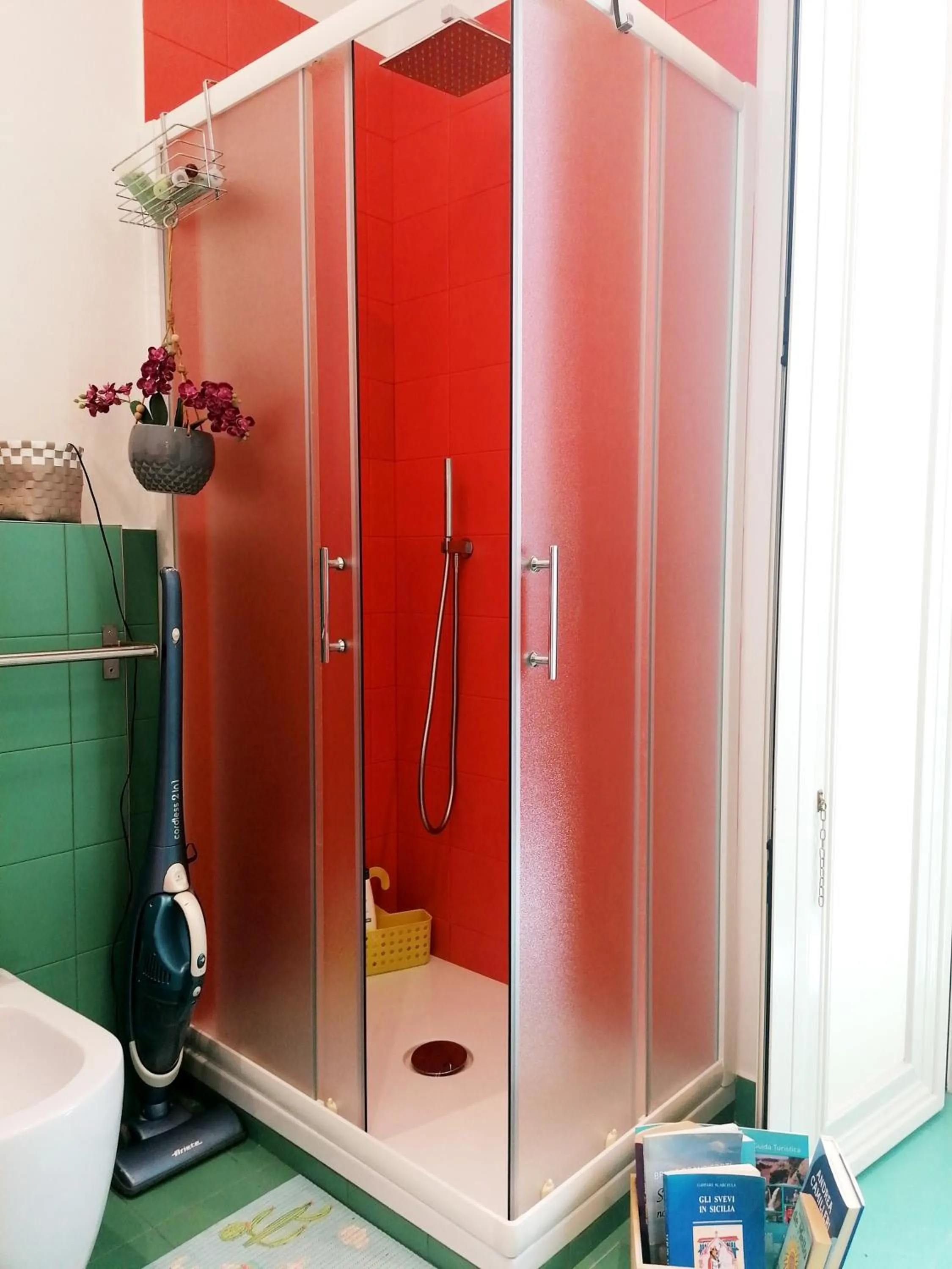 Shower in Diletta Oasi