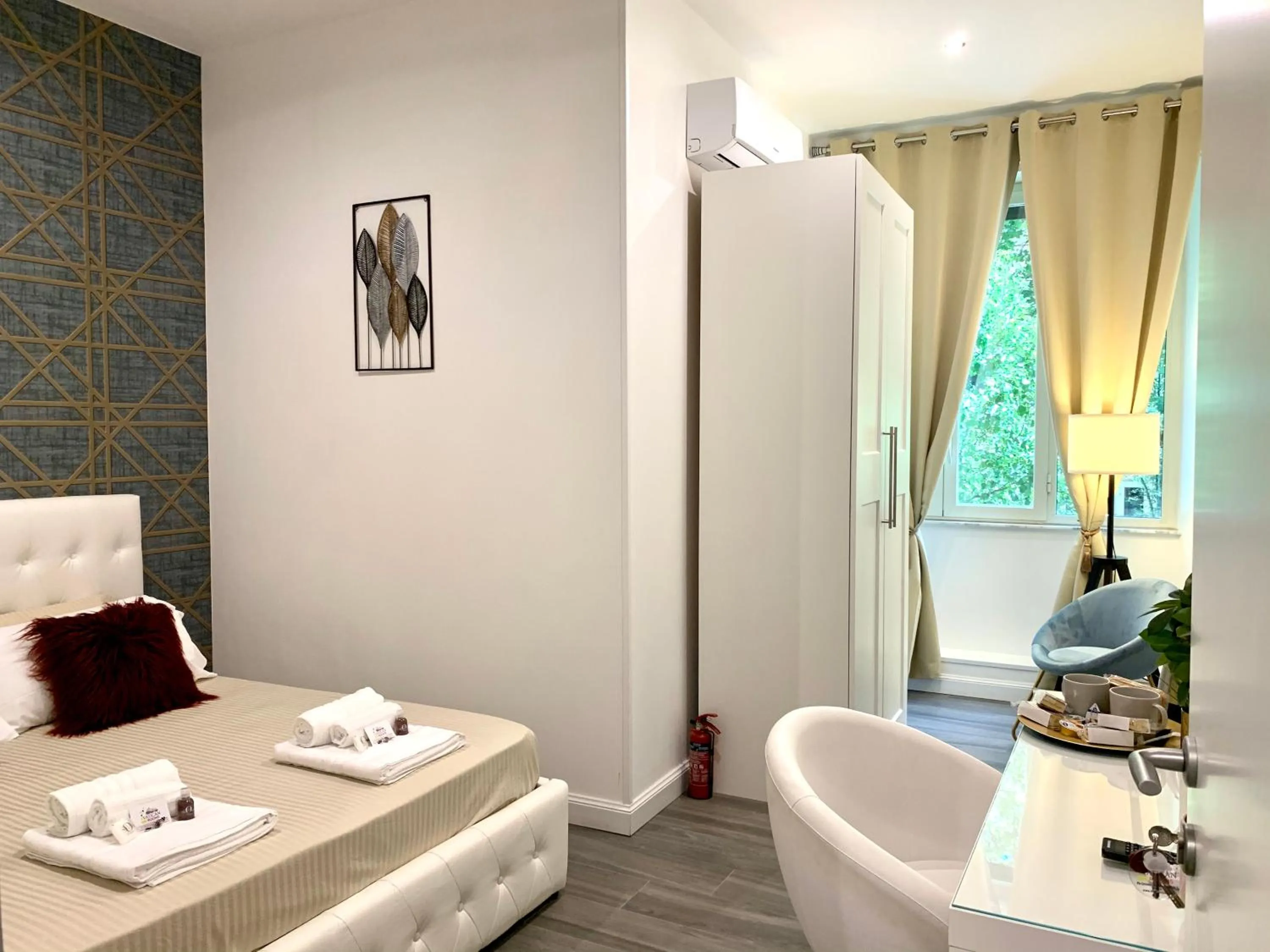 Bed in 4 Vatican Rooms