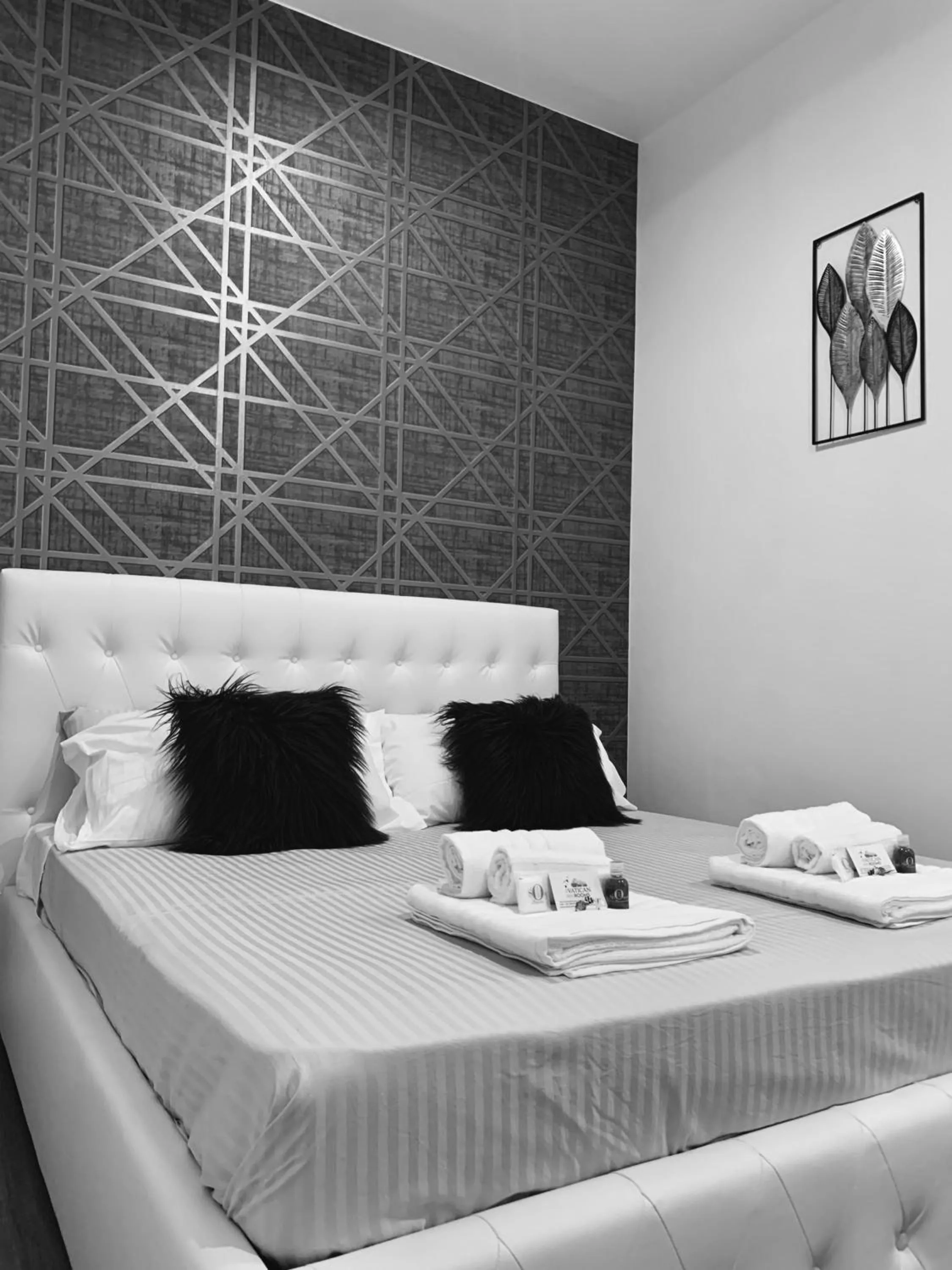 Bed in 4 Vatican Rooms