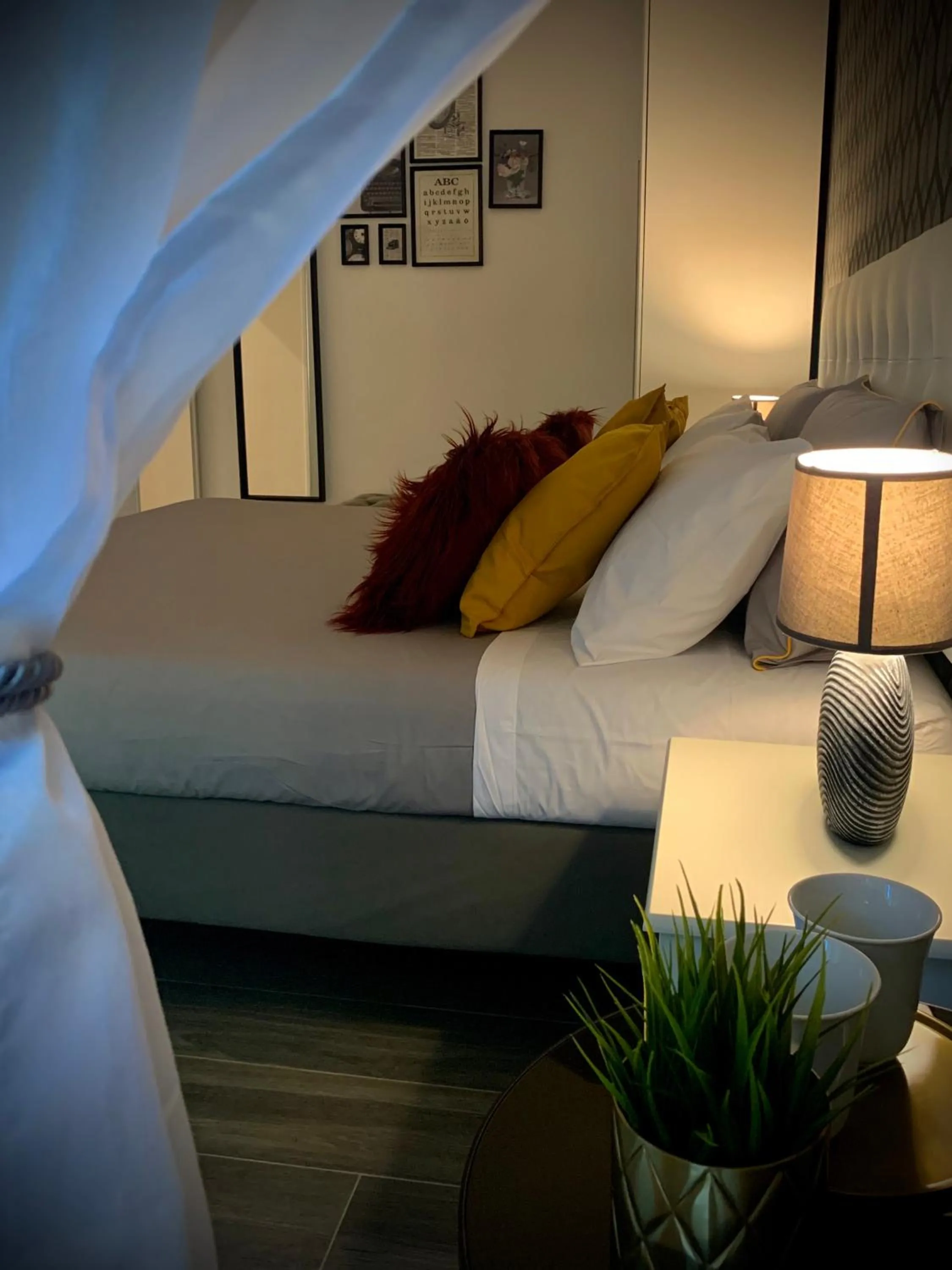 Bed in 4 Vatican Rooms