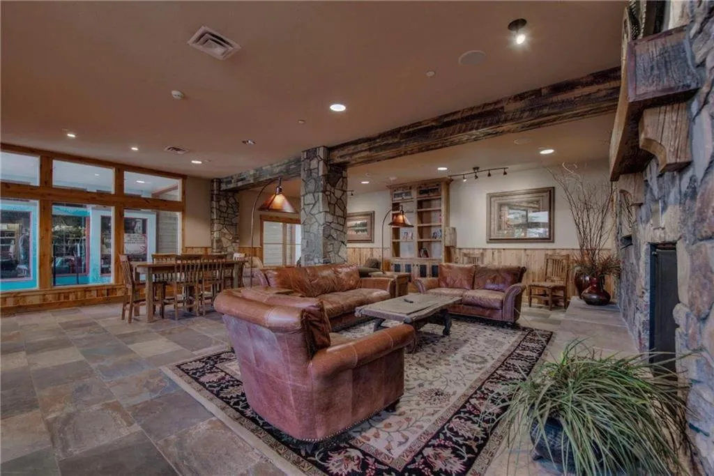 Seating area in Black Bear 2 Bed 2 Bath BBCS